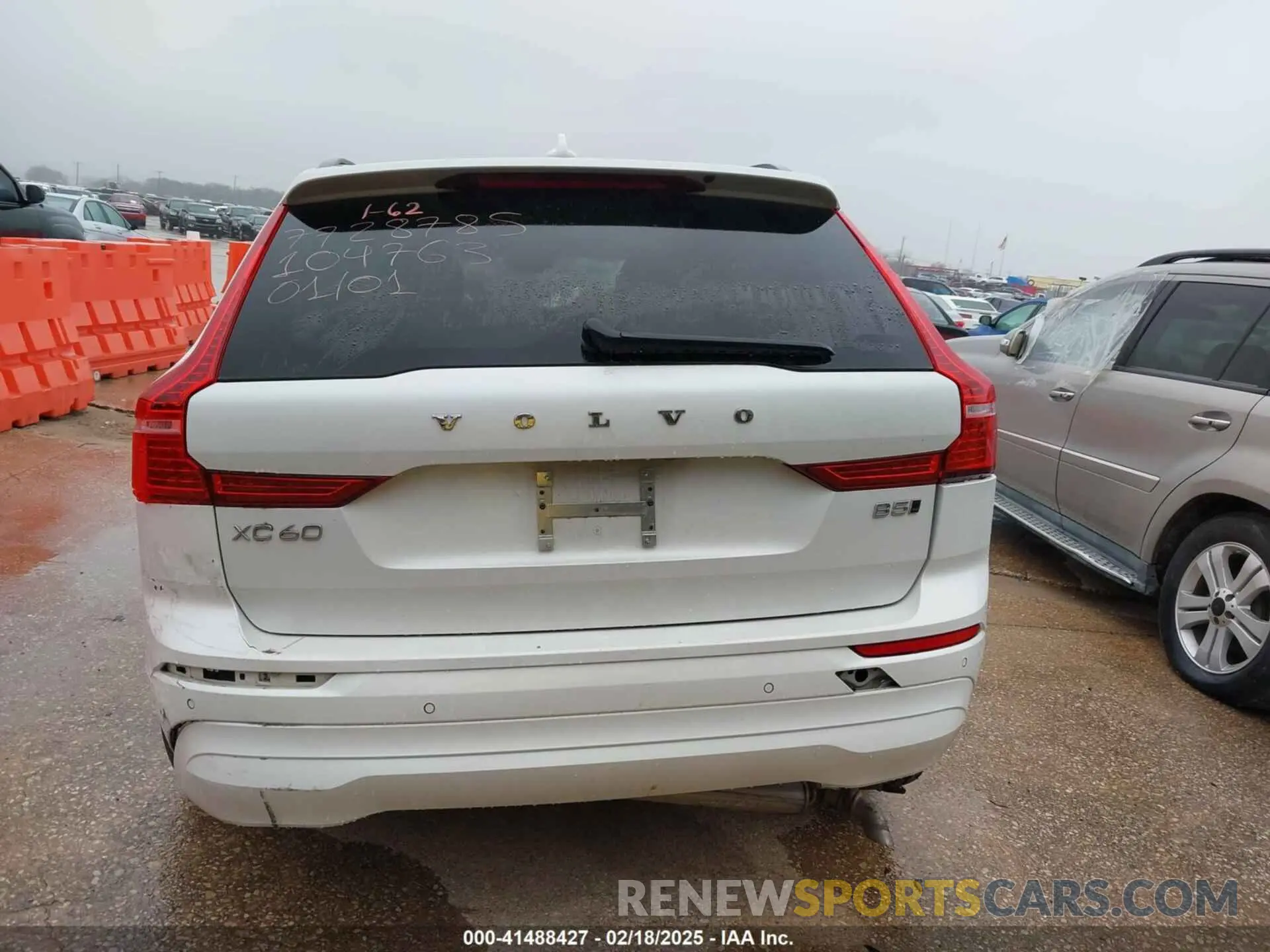 16 Photograph of a damaged car YV4L12RK0N1047263 VOLVO XC60 2022