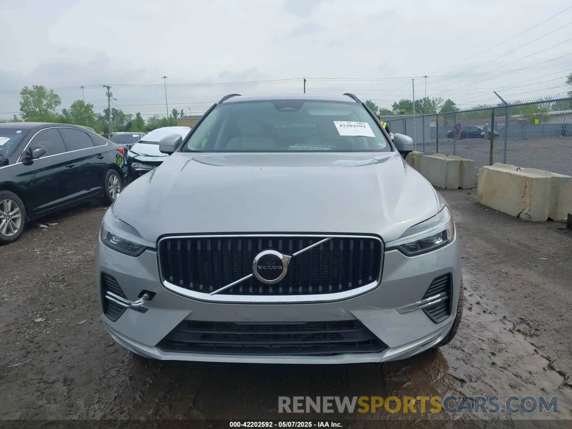 12 Photograph of a damaged car YV4L12RK0N1997610 VOLVO XC60 2022
