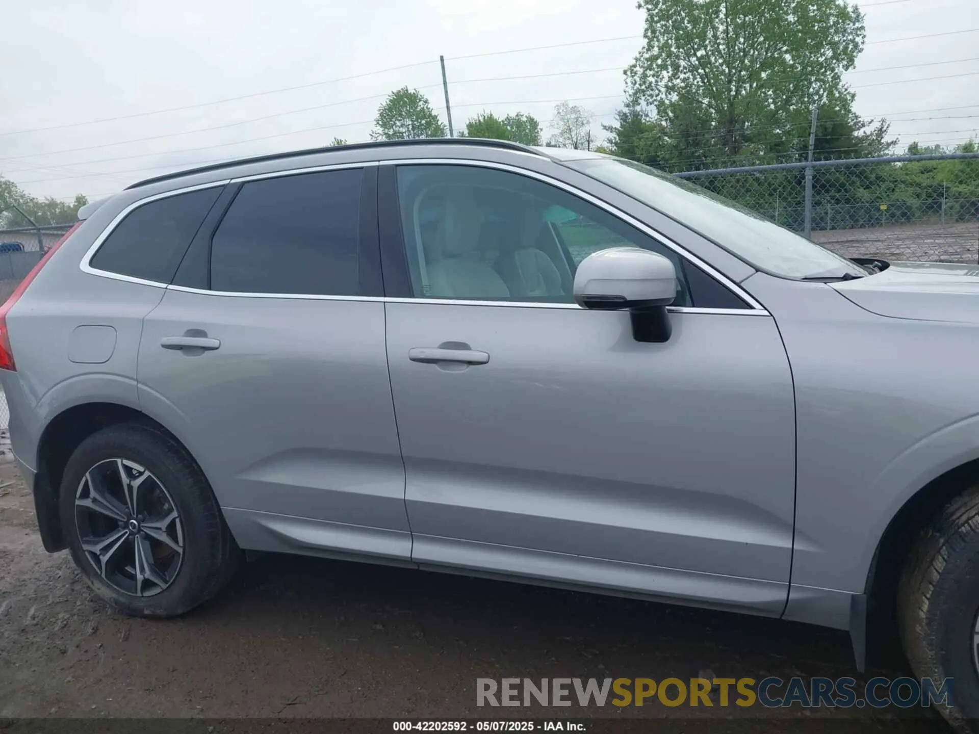 13 Photograph of a damaged car YV4L12RK0N1997610 VOLVO XC60 2022