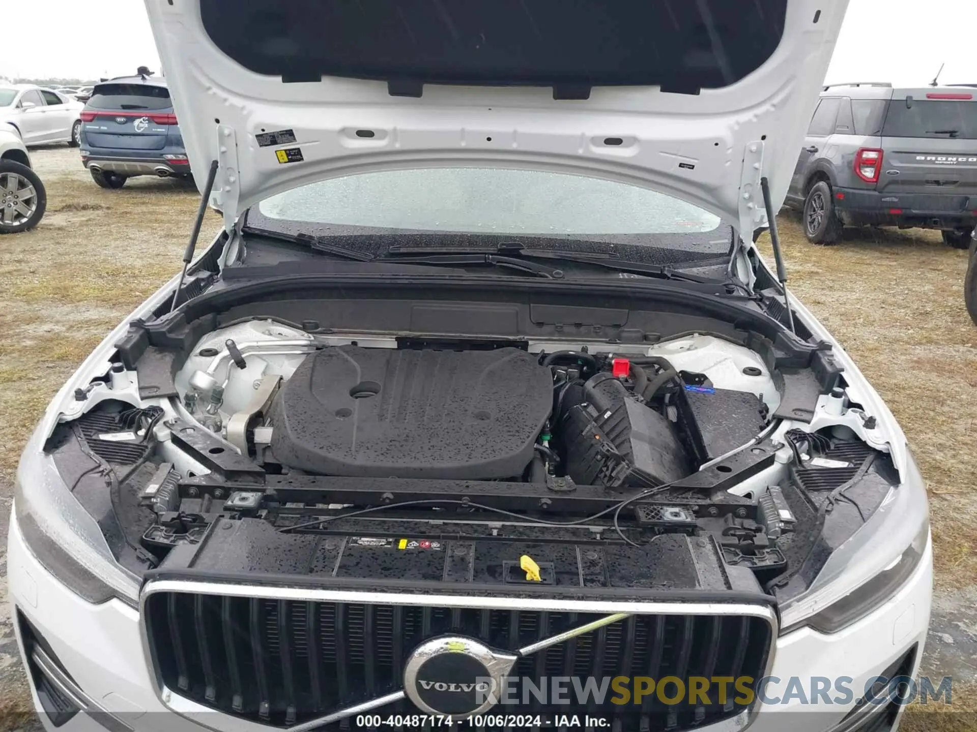 10 Photograph of a damaged car YV4L12RK1N1944981 VOLVO XC60 2022