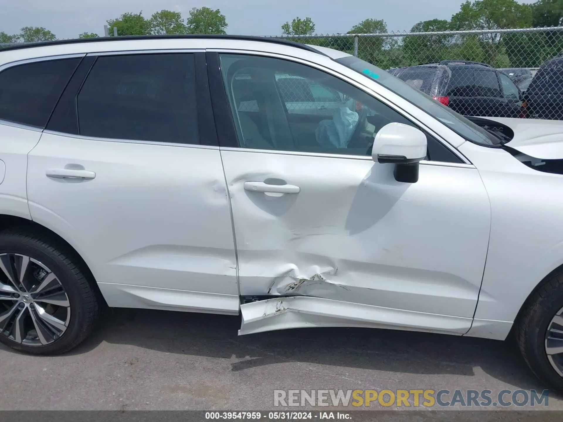 13 Photograph of a damaged car YV4L12RK2N1920804 VOLVO XC60 2022