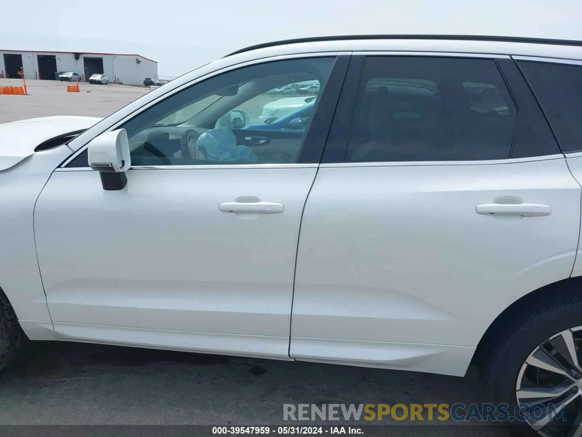14 Photograph of a damaged car YV4L12RK2N1920804 VOLVO XC60 2022