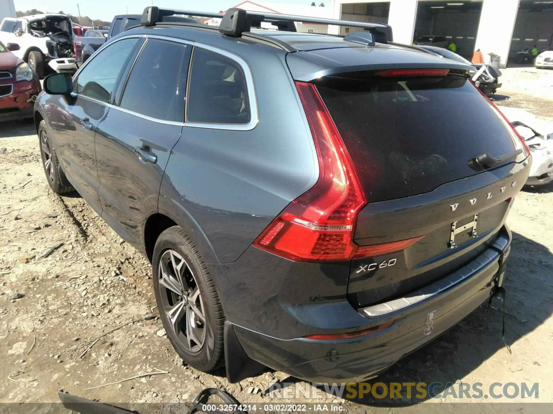 3 Photograph of a damaged car YV4L12RK7N1940305 VOLVO XC60 2022