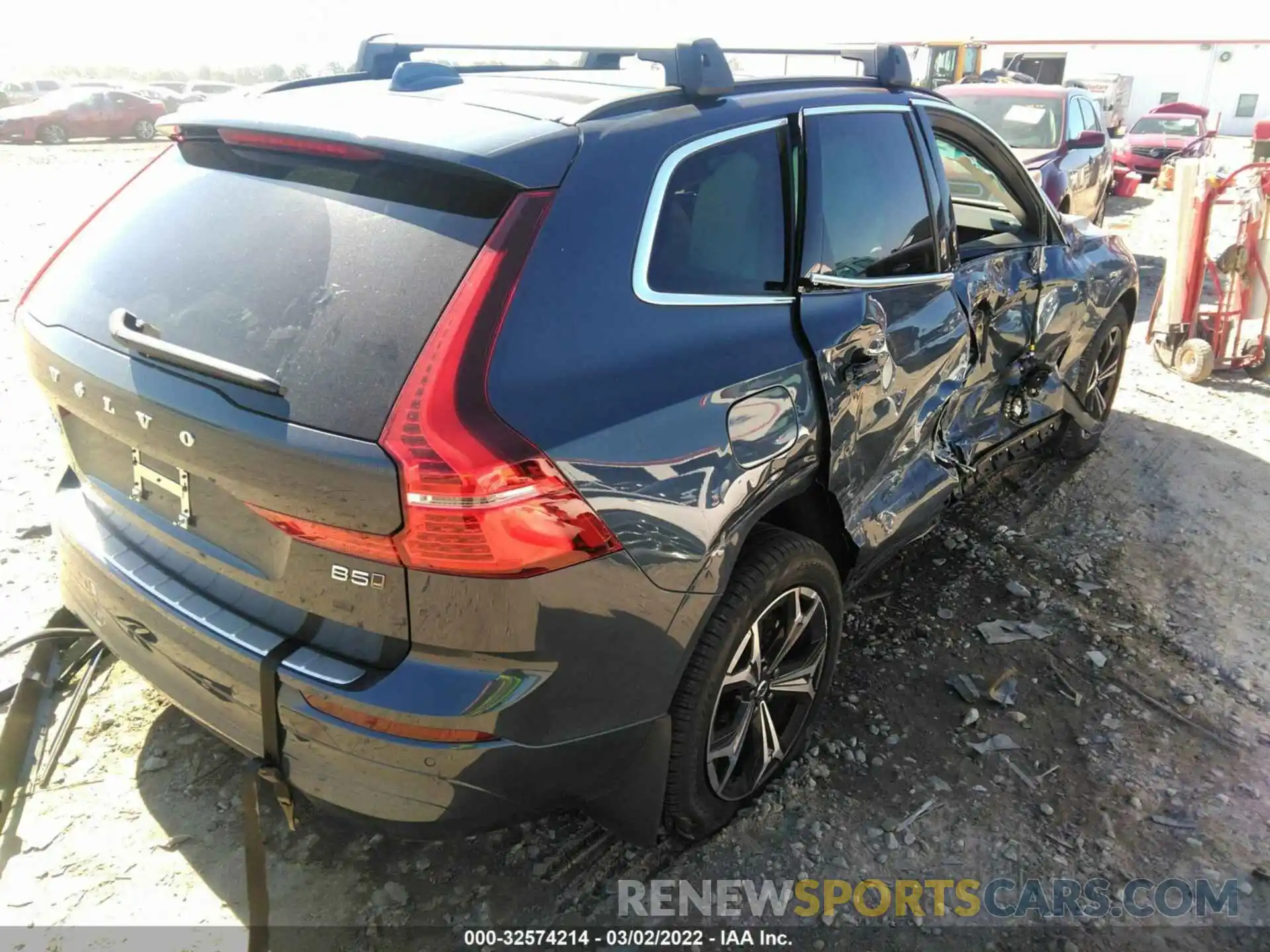 4 Photograph of a damaged car YV4L12RK7N1940305 VOLVO XC60 2022