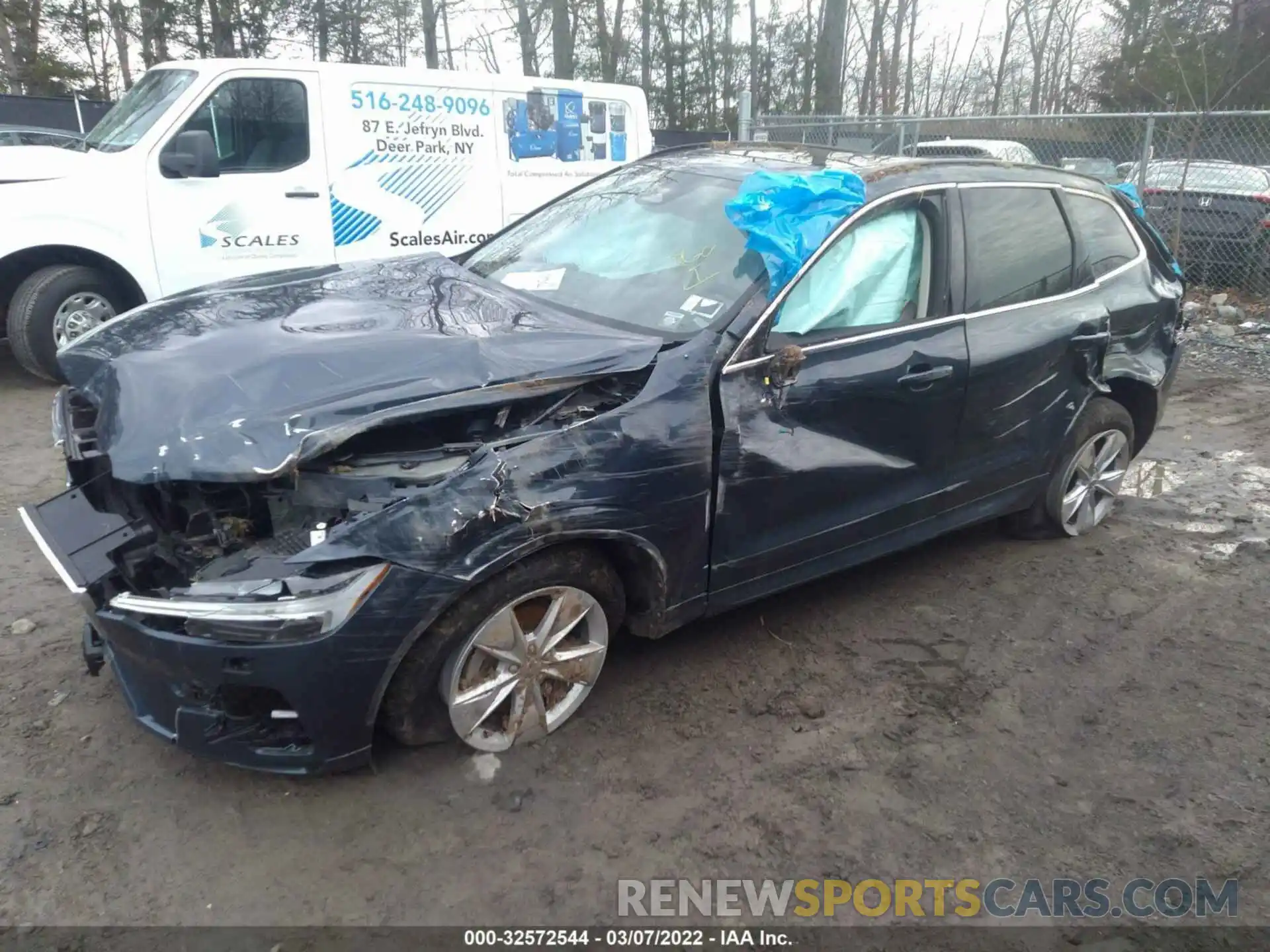 2 Photograph of a damaged car YV4L12RK7N1965768 VOLVO XC60 2022