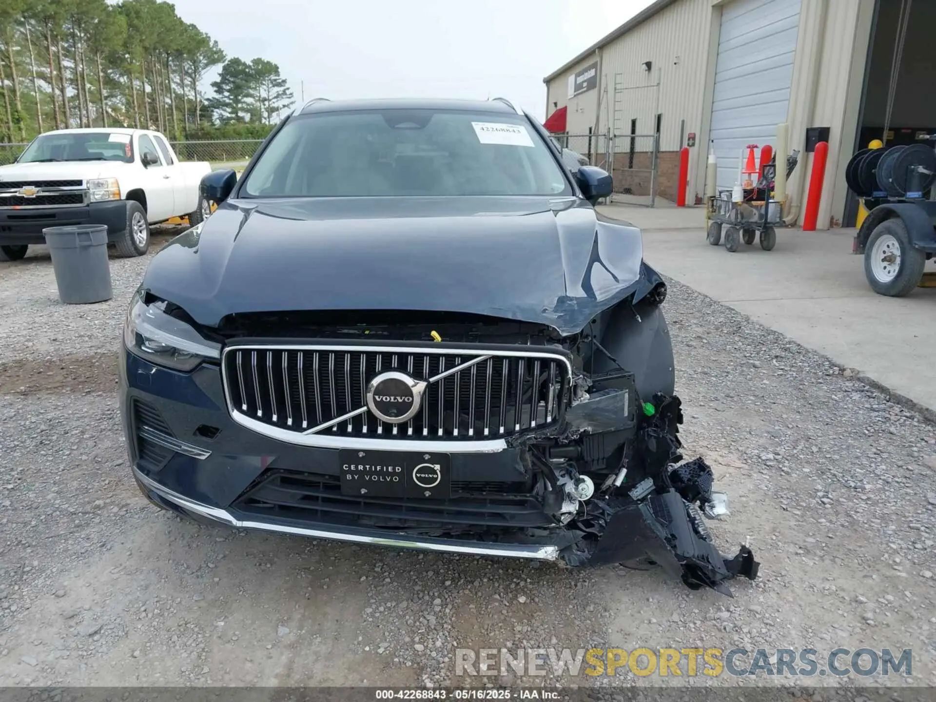 12 Photograph of a damaged car YV4L12RL0N1087044 VOLVO XC60 2022