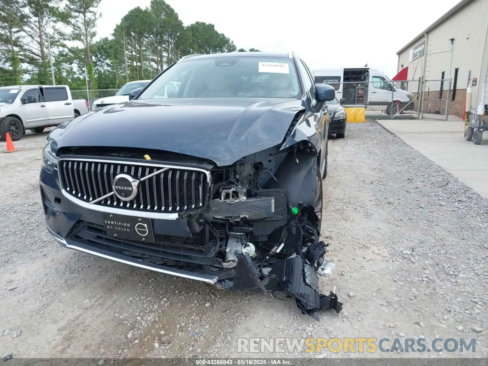 6 Photograph of a damaged car YV4L12RL0N1087044 VOLVO XC60 2022