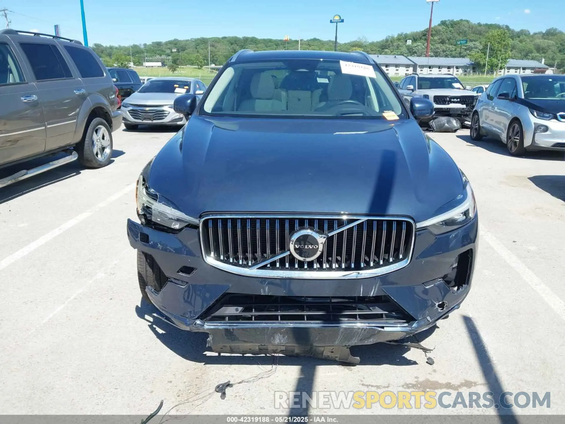 12 Photograph of a damaged car YV4L12RL9N1002850 VOLVO XC60 2022