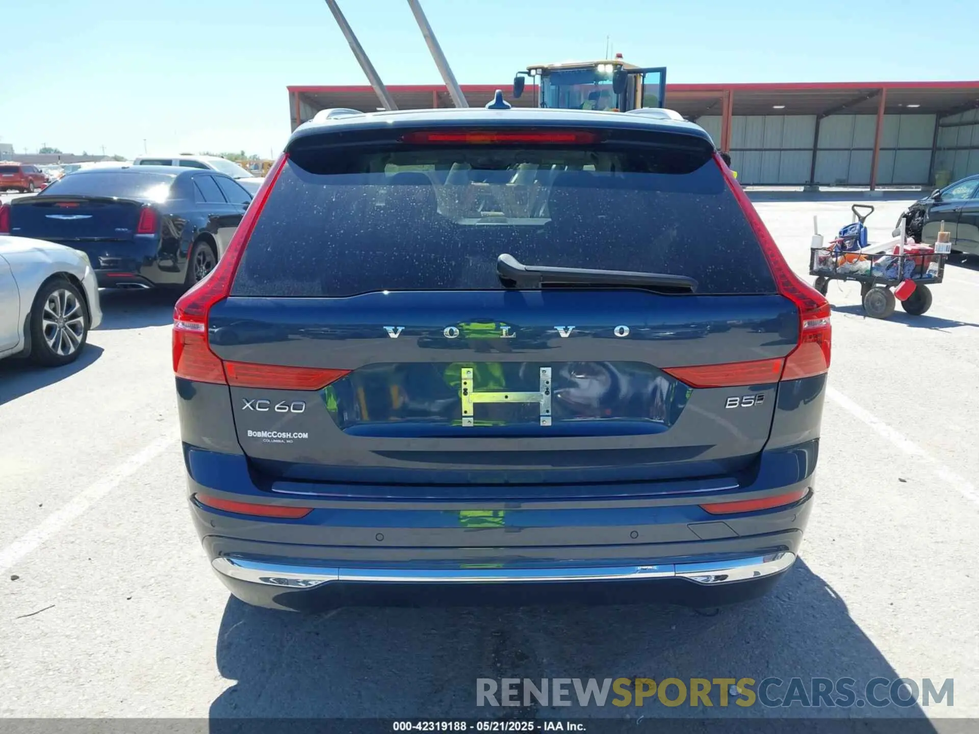 16 Photograph of a damaged car YV4L12RL9N1002850 VOLVO XC60 2022