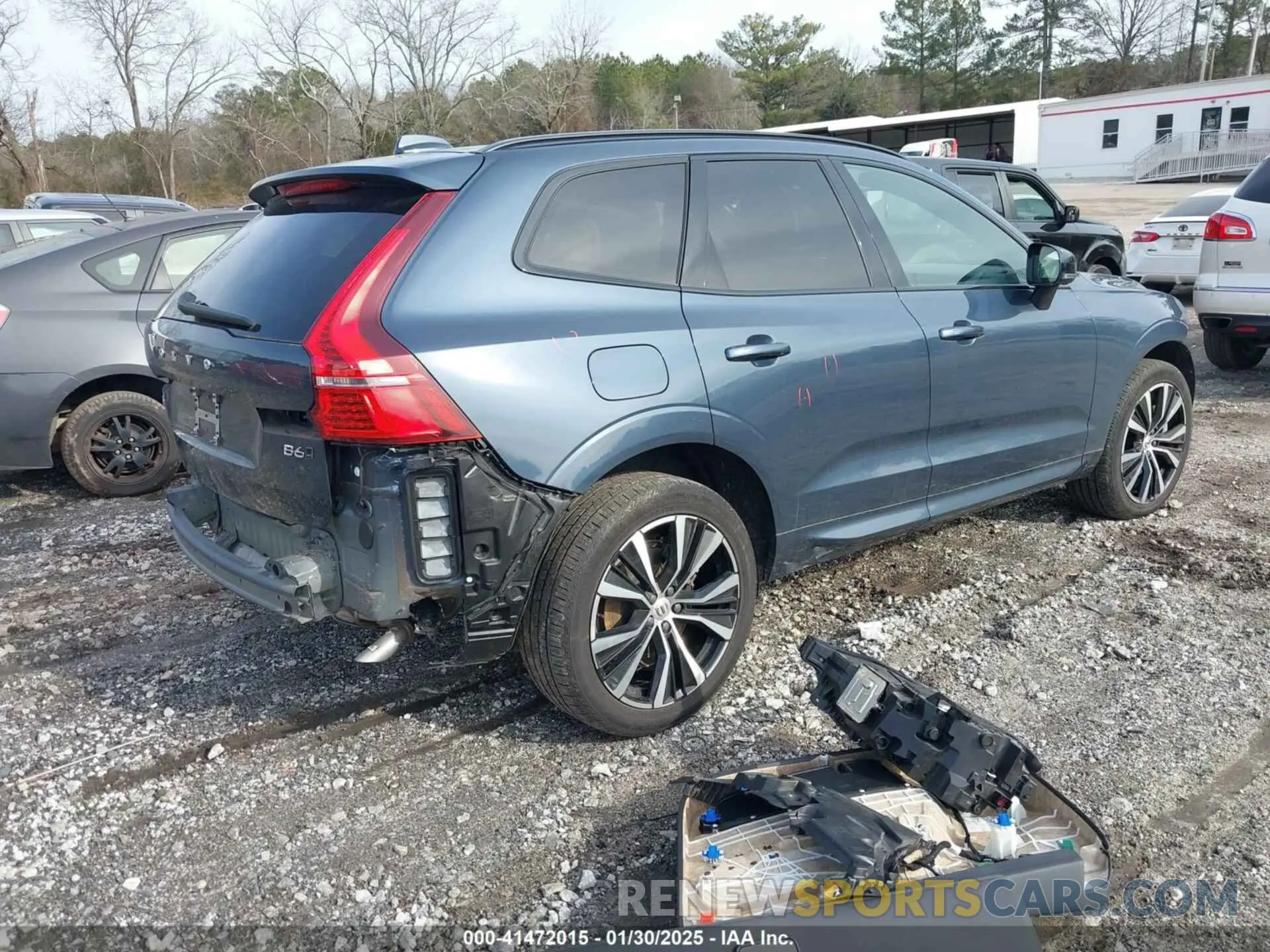 4 Photograph of a damaged car YV4062RX4P1341137 VOLVO XC60 2023