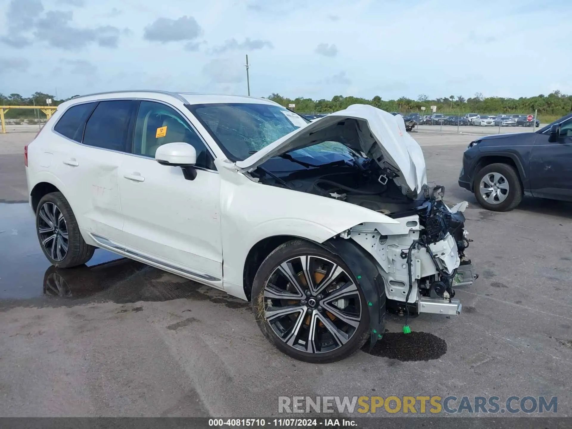 1 Photograph of a damaged car YV4L12DA1P1340199 VOLVO XC60 2023