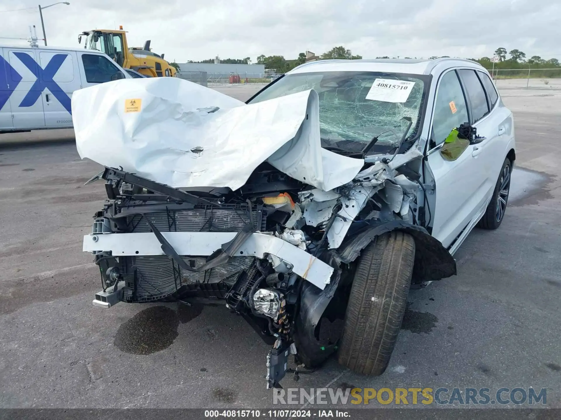 6 Photograph of a damaged car YV4L12DA1P1340199 VOLVO XC60 2023