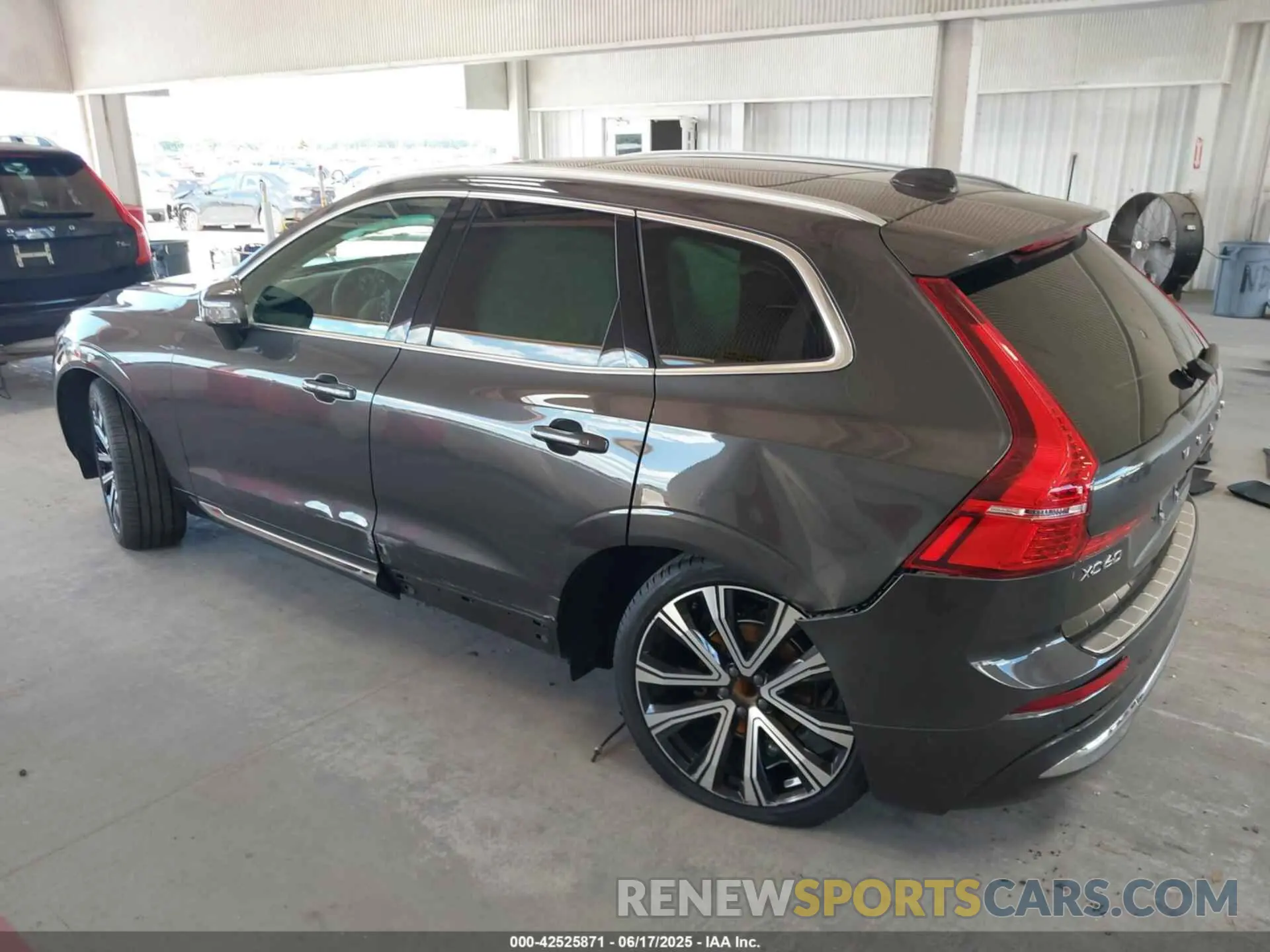 14 Photograph of a damaged car YV4L12DA6P1192325 VOLVO XC60 2023
