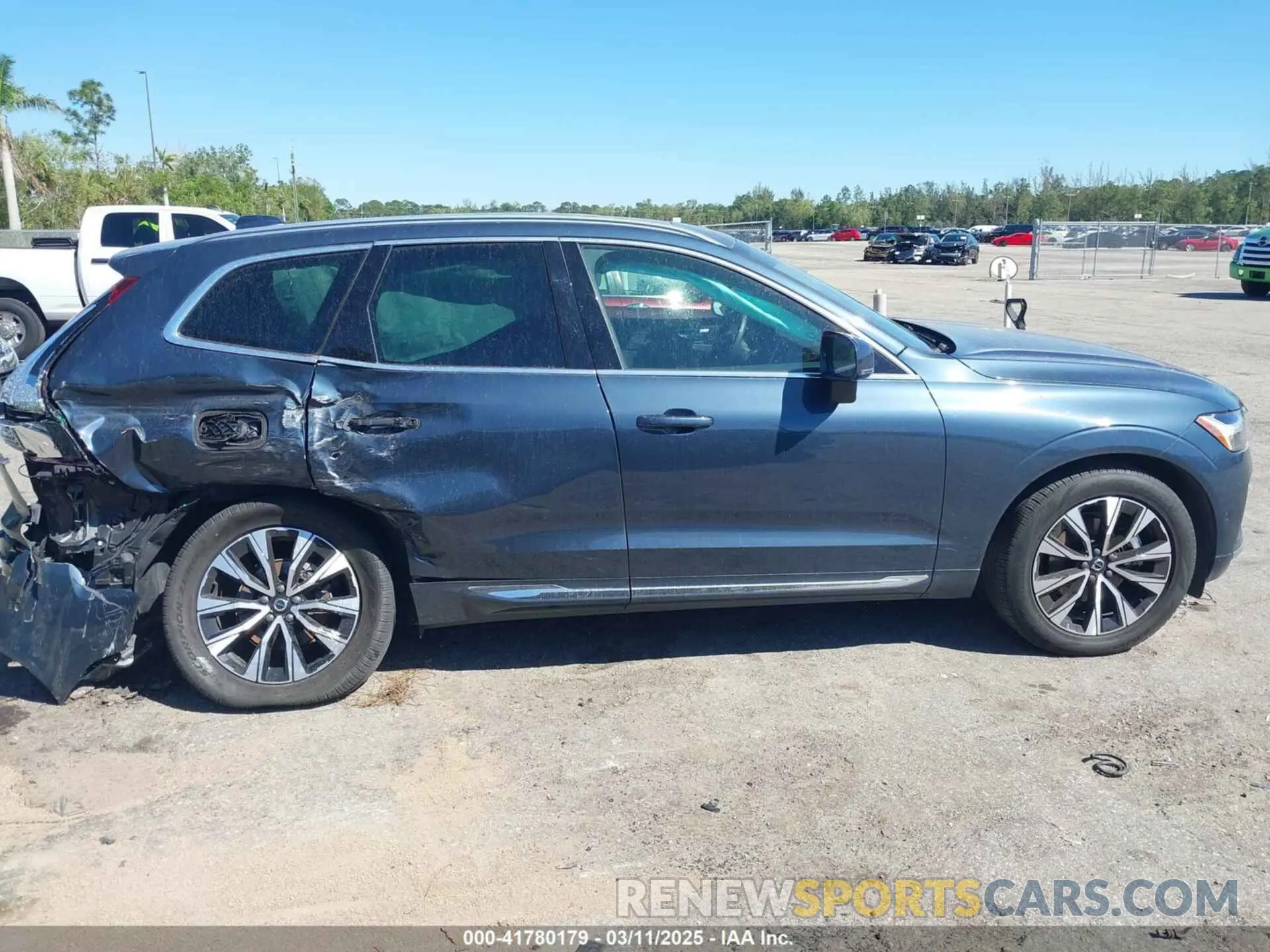 13 Photograph of a damaged car YV4L12DE1P1373903 VOLVO XC60 2023