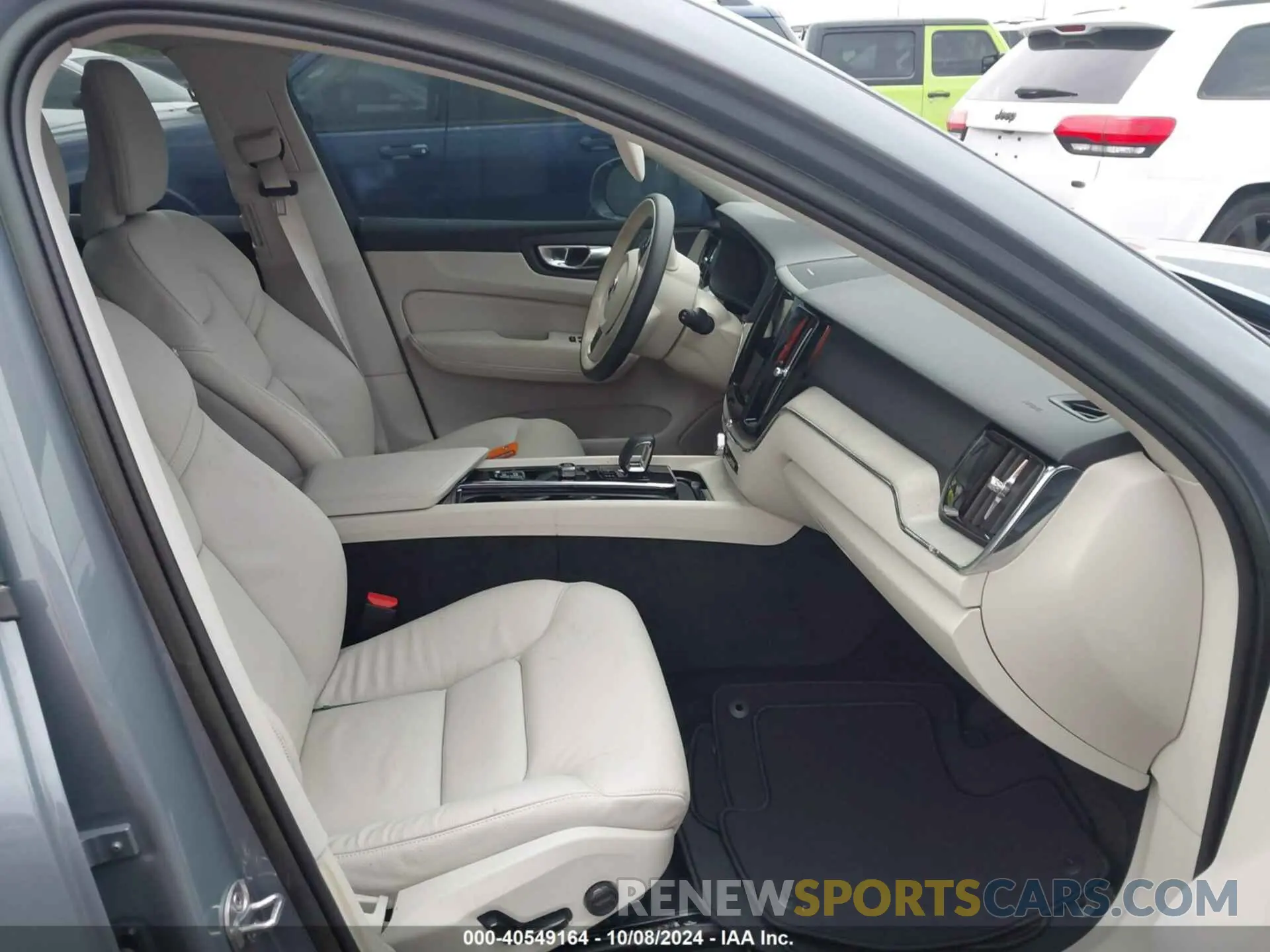 5 Photograph of a damaged car YV4L12DN0P1383743 VOLVO XC60 2023