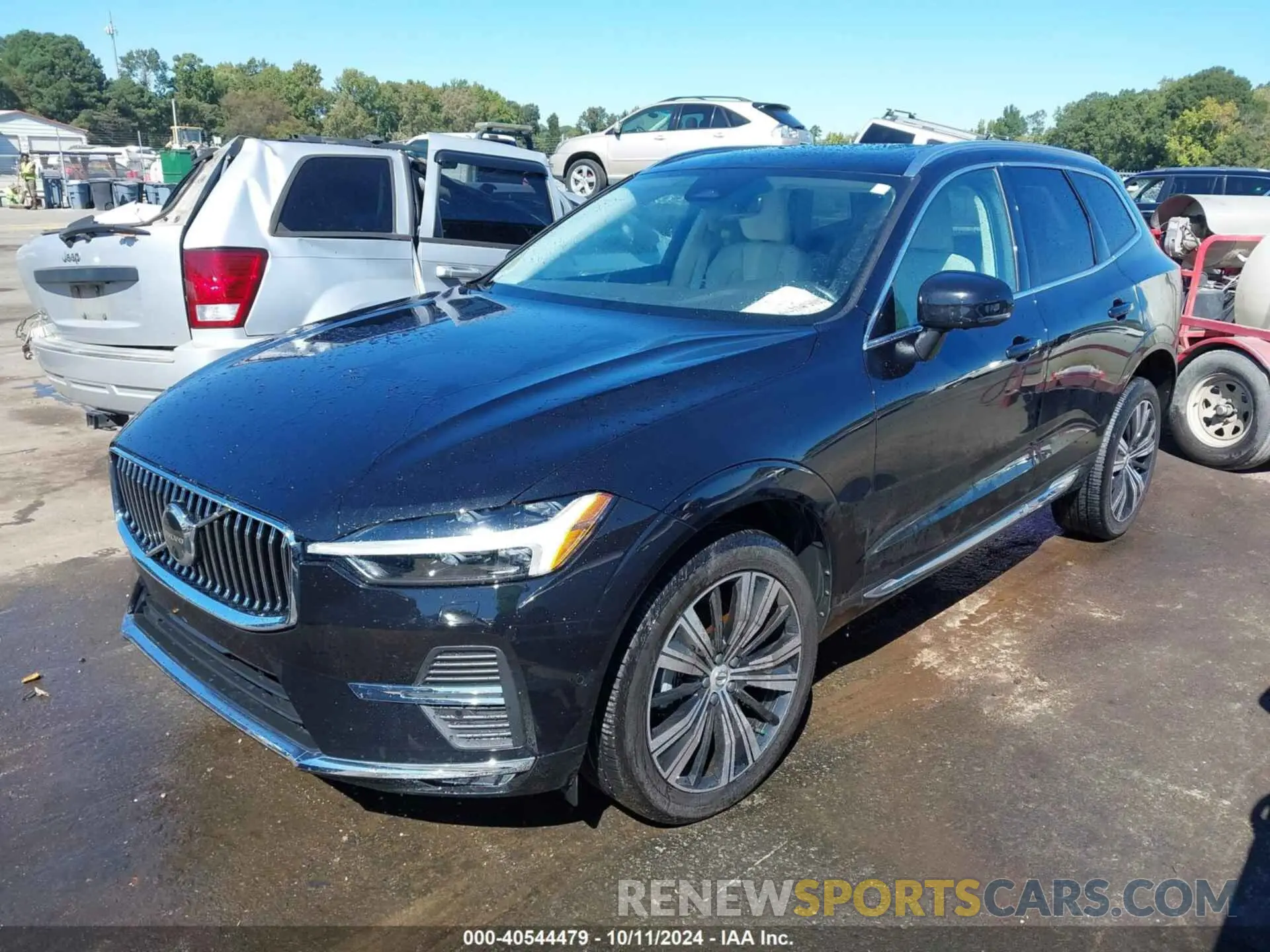 2 Photograph of a damaged car YV4L12DN5P1198099 VOLVO XC60 2023