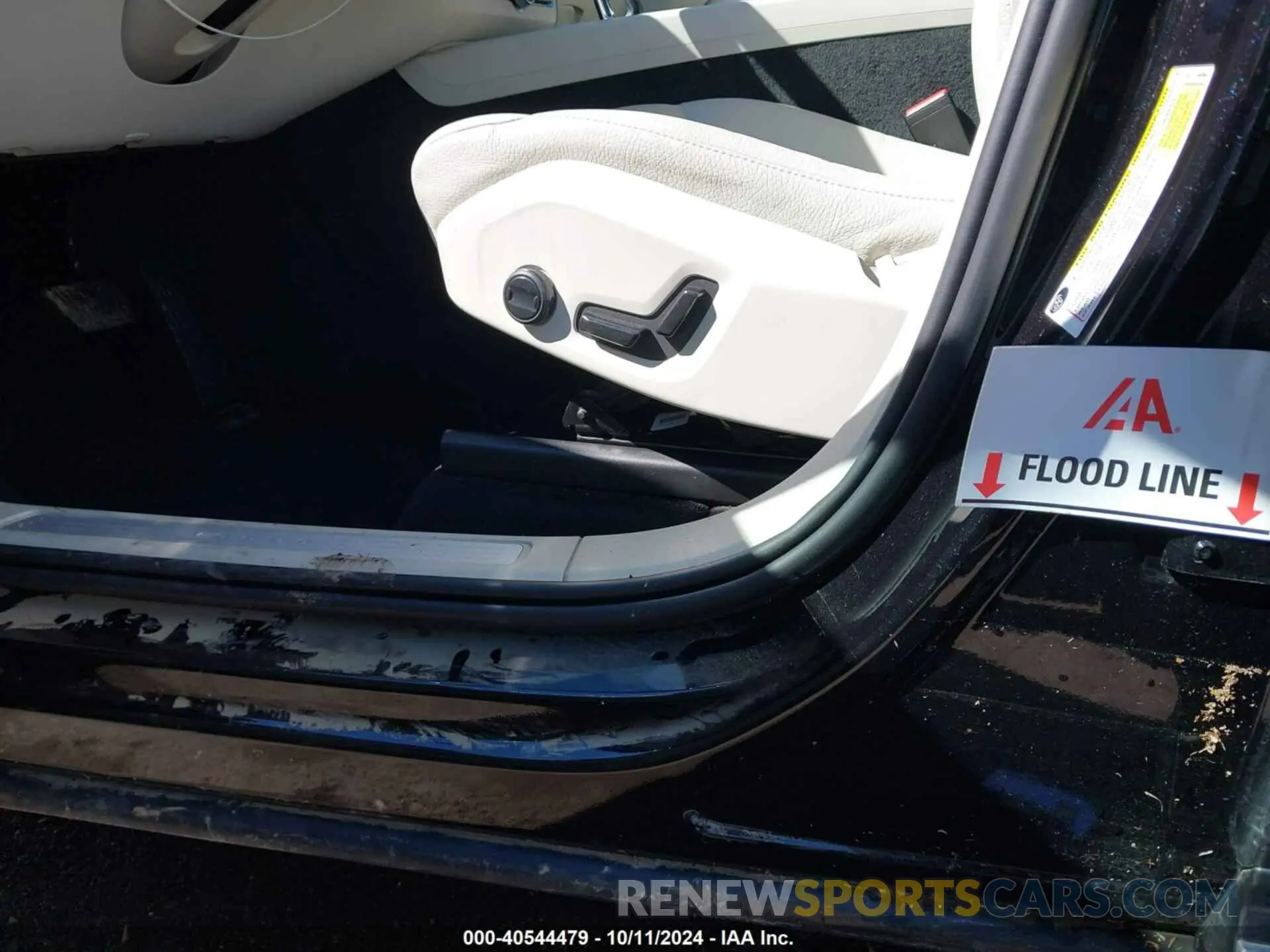 6 Photograph of a damaged car YV4L12DN5P1198099 VOLVO XC60 2023