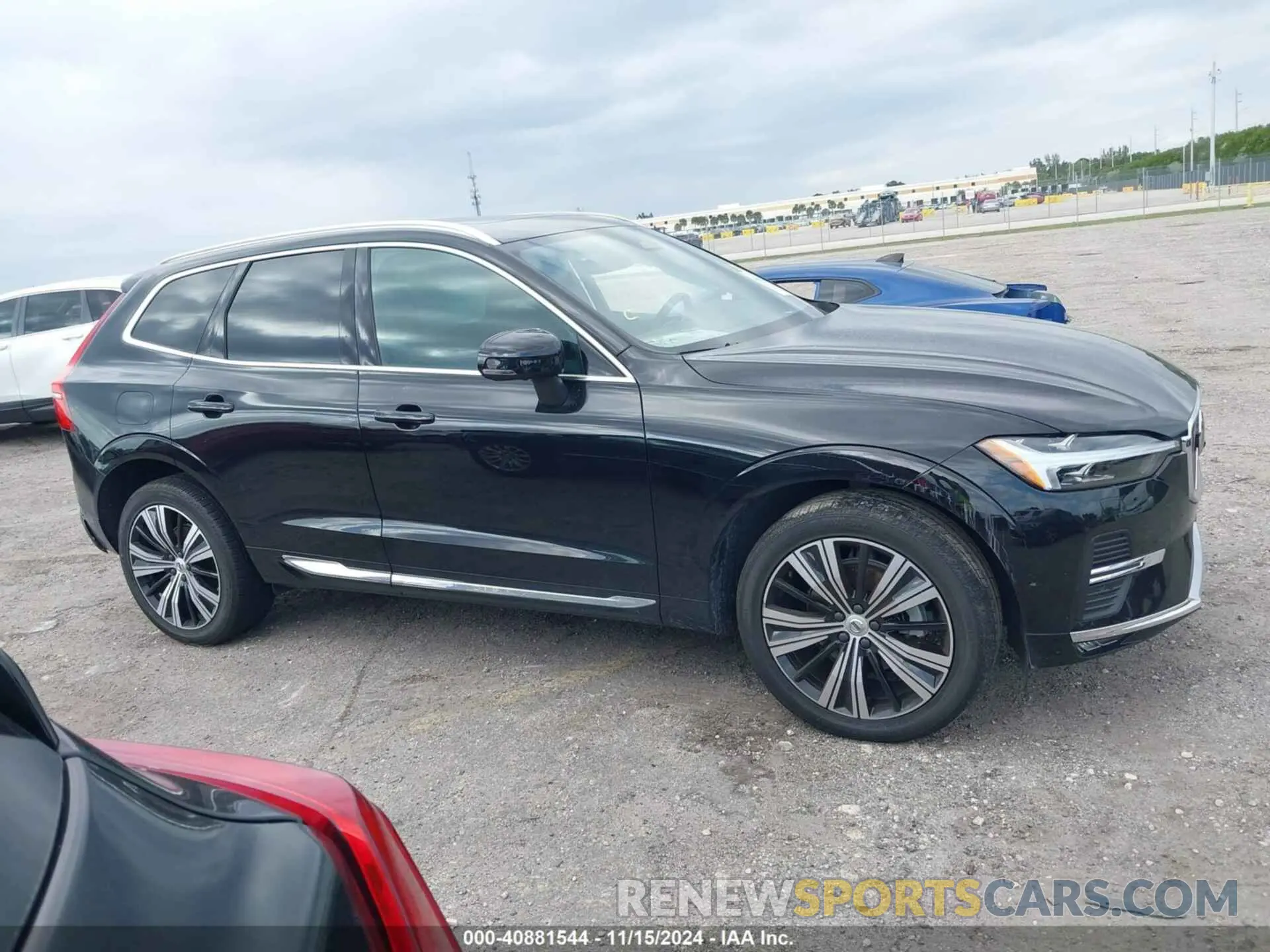 13 Photograph of a damaged car YV4L12DN9P1194699 VOLVO XC60 2023