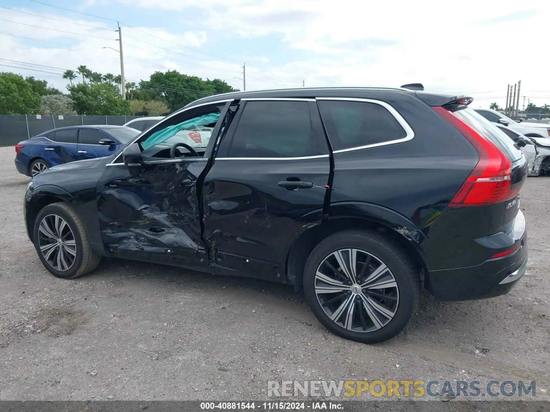 14 Photograph of a damaged car YV4L12DN9P1194699 VOLVO XC60 2023