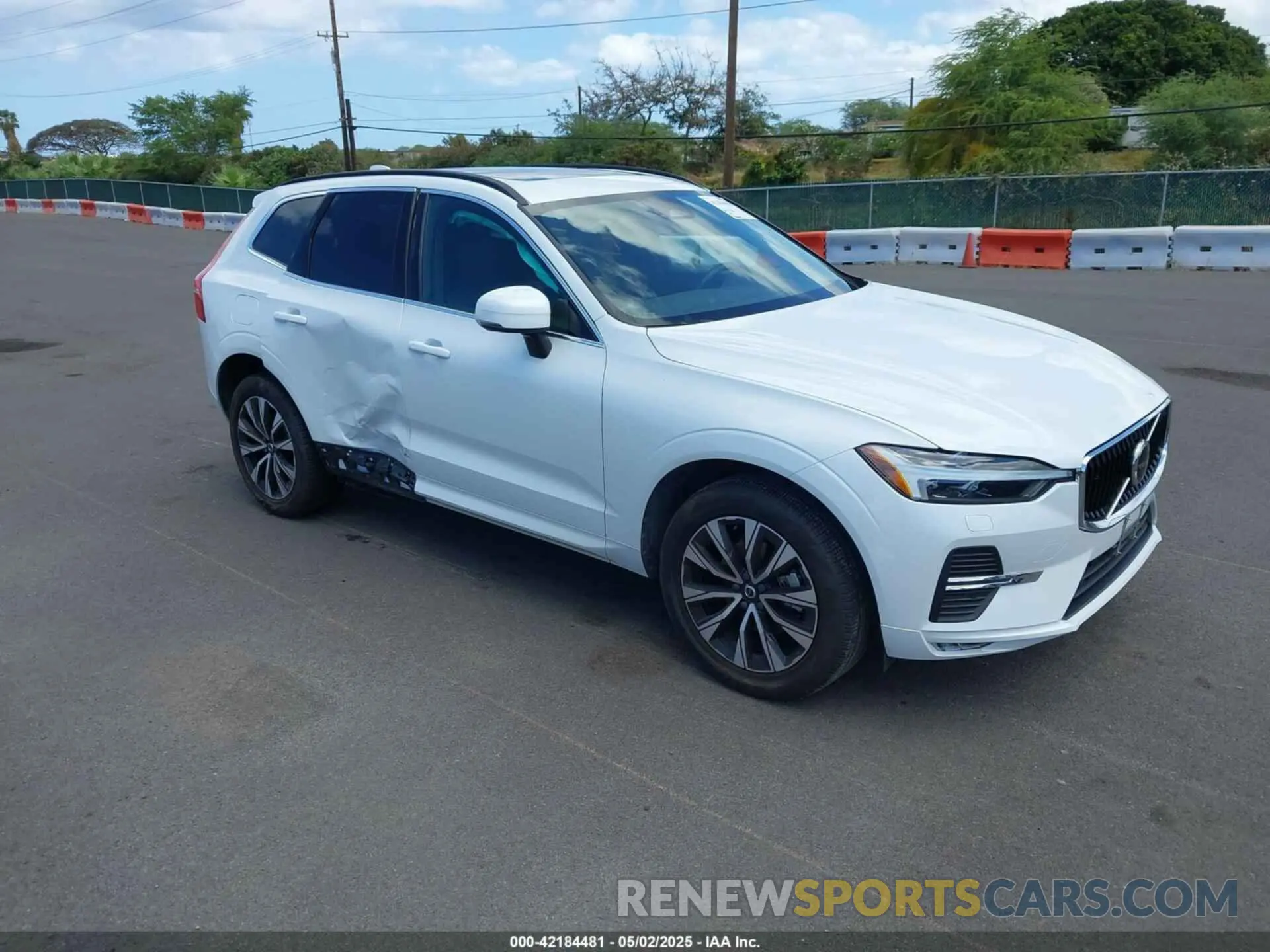 1 Photograph of a damaged car YV4L12DVXP1218167 VOLVO XC60 2023