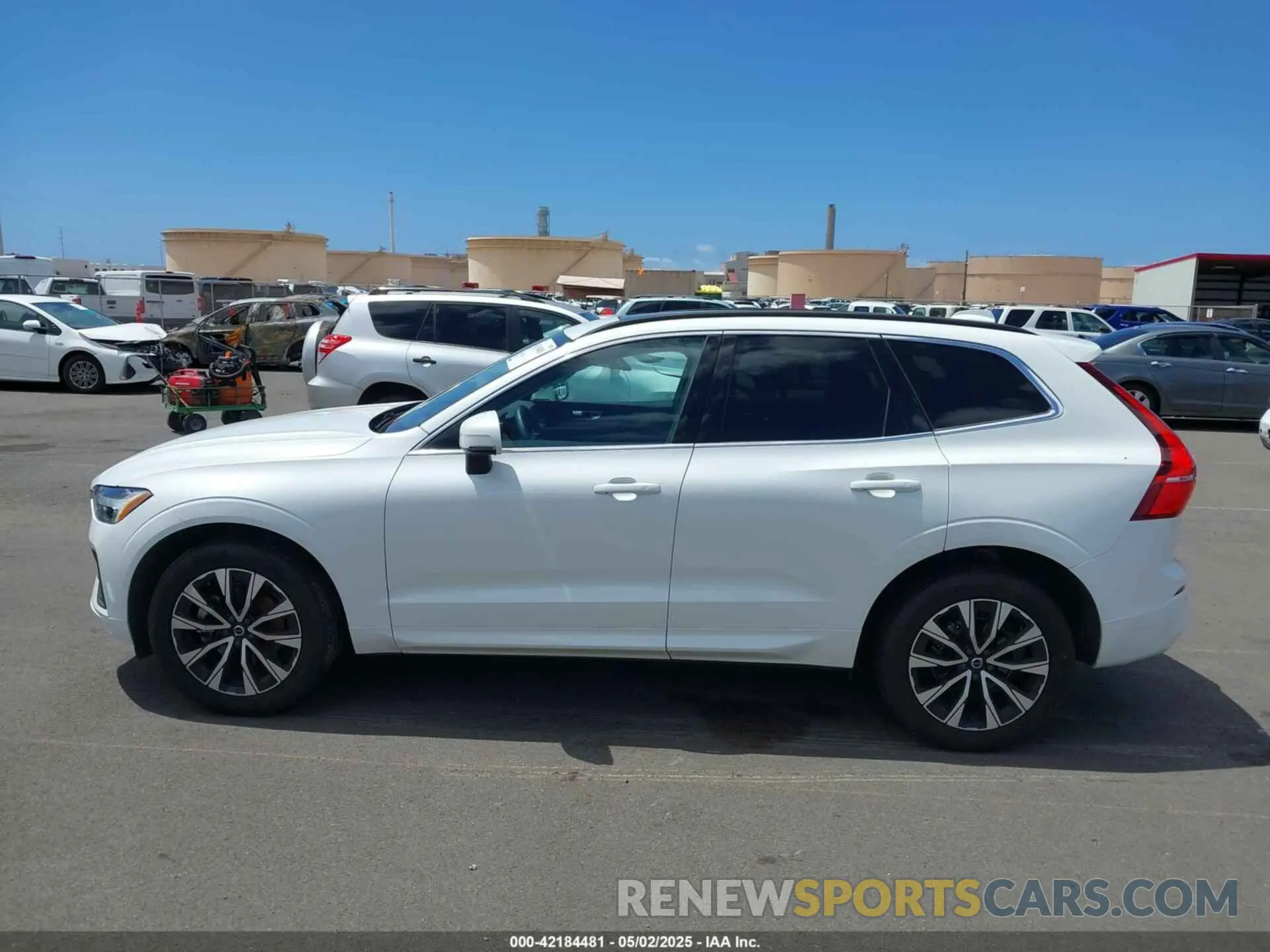 15 Photograph of a damaged car YV4L12DVXP1218167 VOLVO XC60 2023