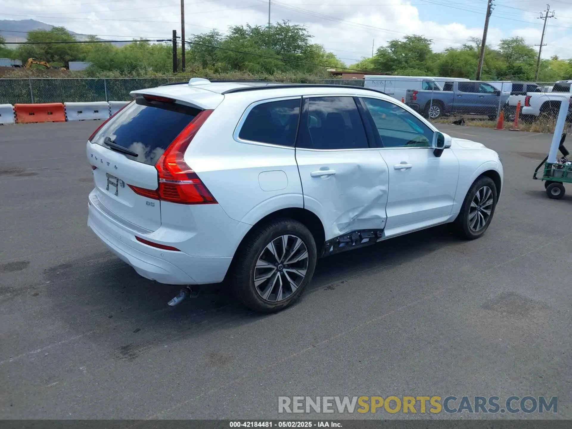 4 Photograph of a damaged car YV4L12DVXP1218167 VOLVO XC60 2023