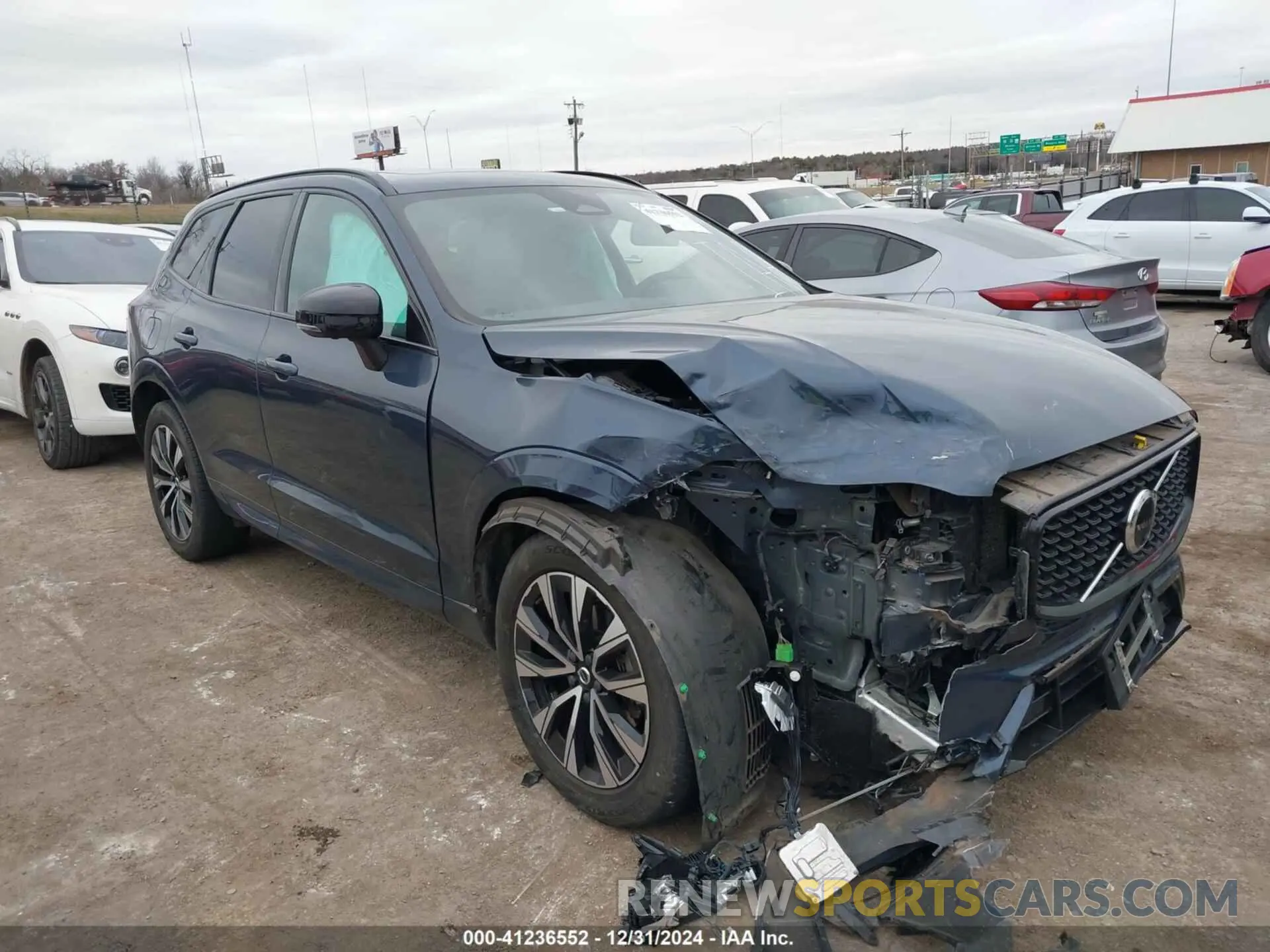 1 Photograph of a damaged car YV4L12DW2P1260907 VOLVO XC60 2023