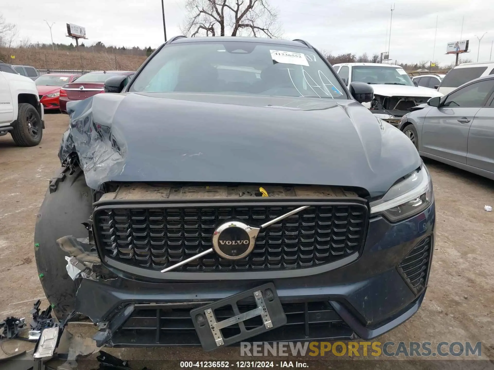 12 Photograph of a damaged car YV4L12DW2P1260907 VOLVO XC60 2023