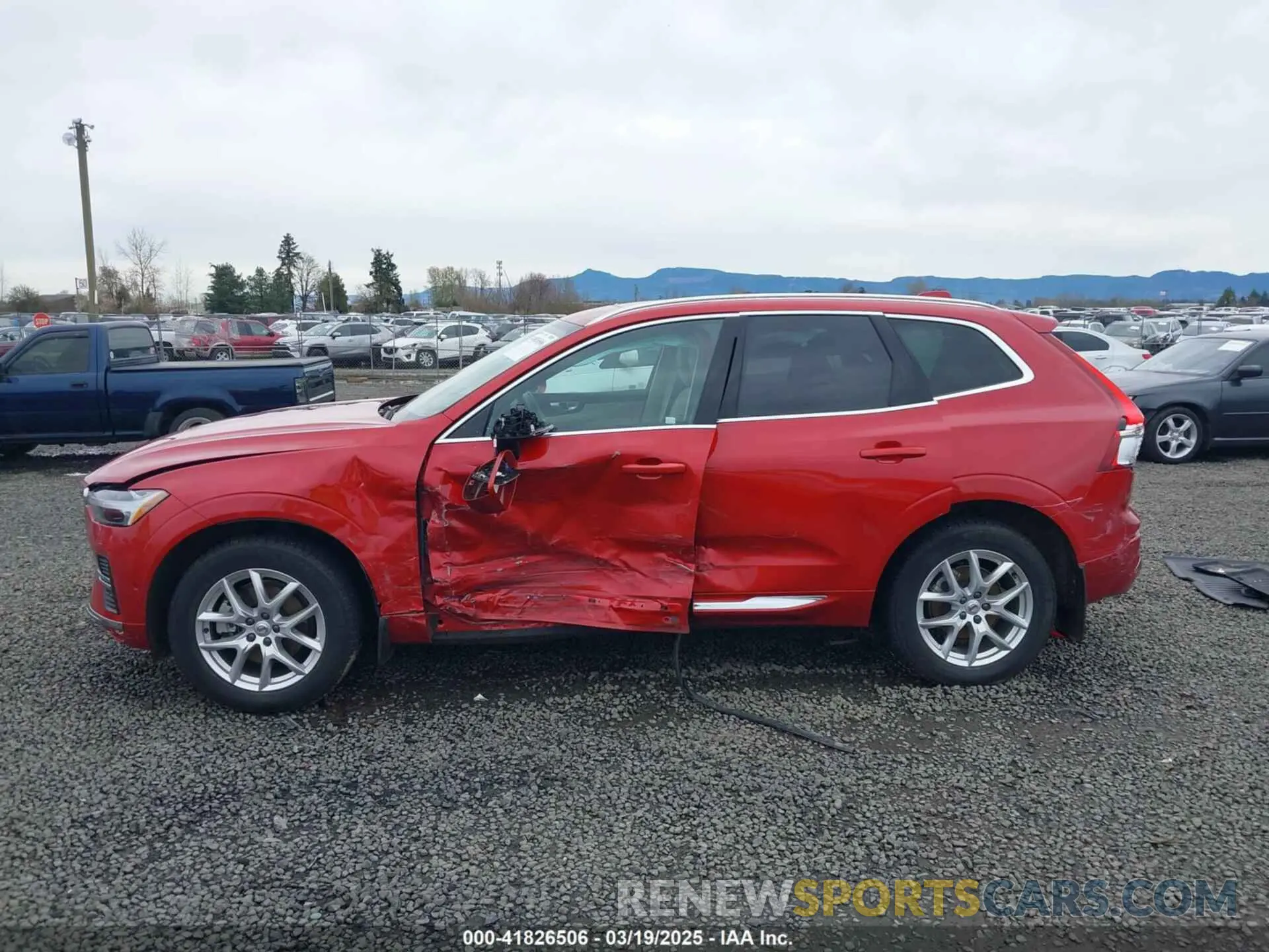 14 Photograph of a damaged car YV4L12RA7P1383373 VOLVO XC60 2023