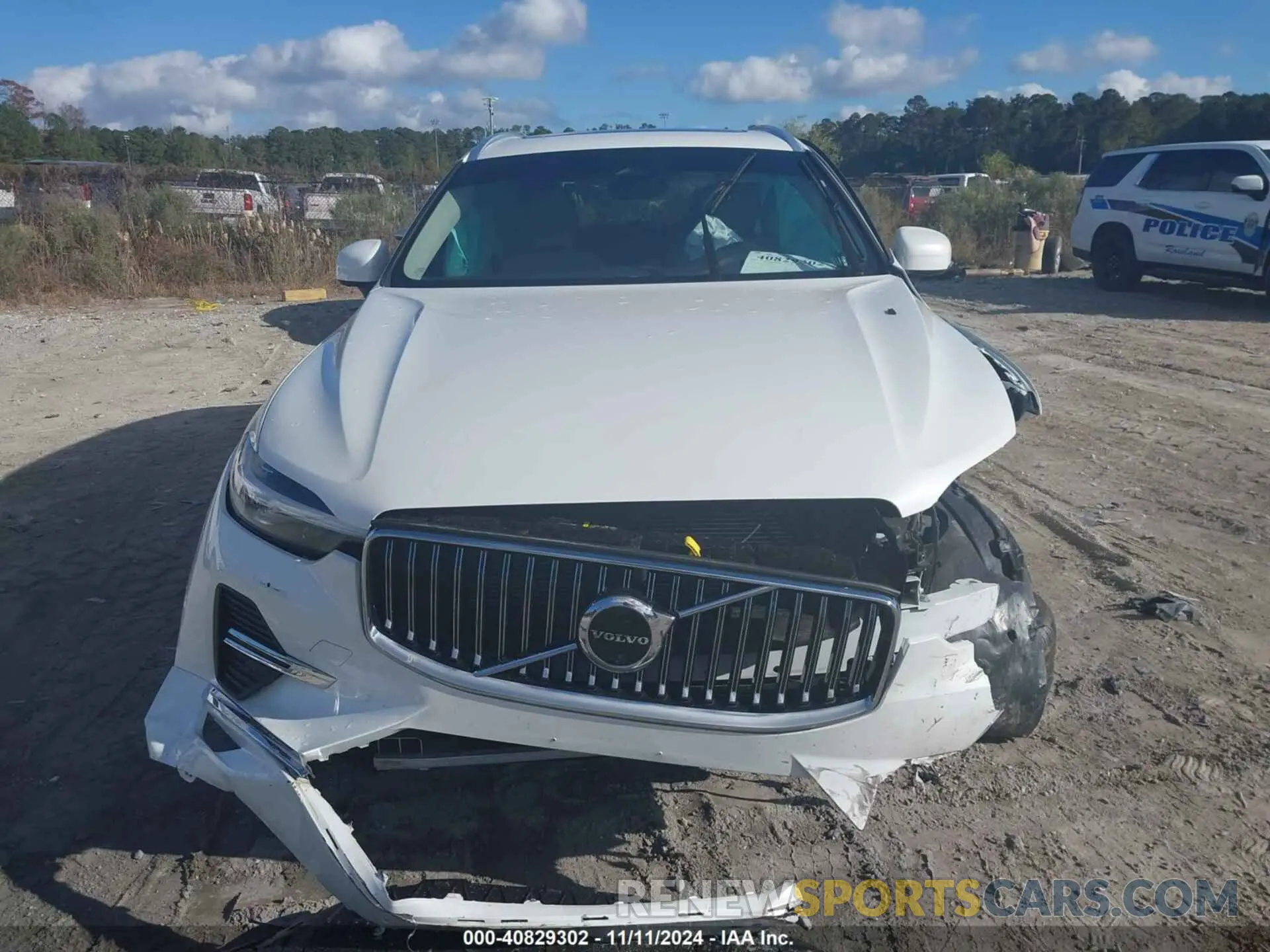 11 Photograph of a damaged car YV4L12RE4P1255112 VOLVO XC60 2023