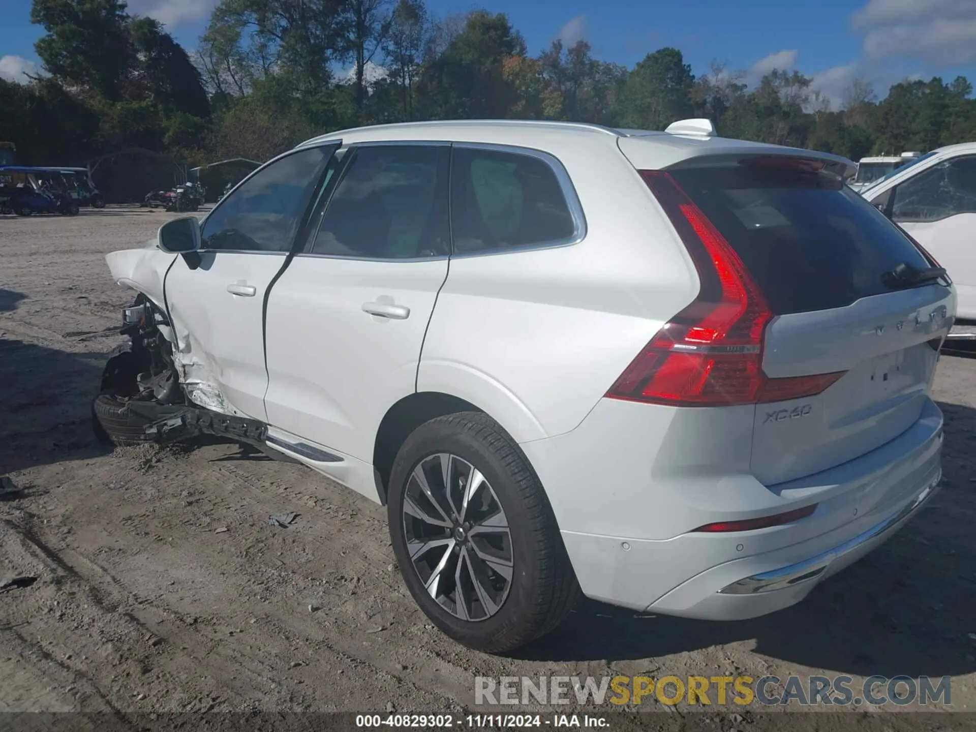 3 Photograph of a damaged car YV4L12RE4P1255112 VOLVO XC60 2023