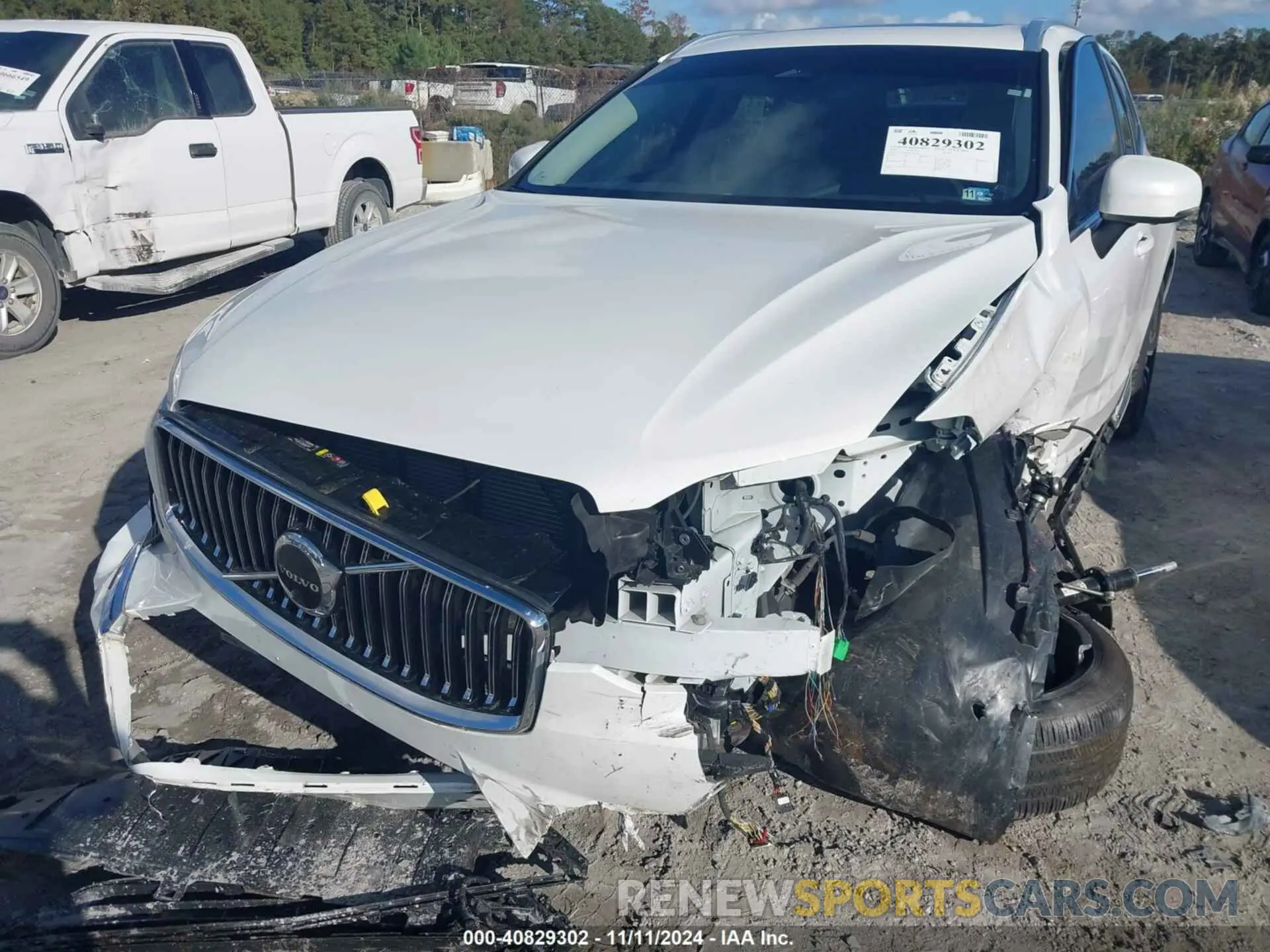 6 Photograph of a damaged car YV4L12RE4P1255112 VOLVO XC60 2023