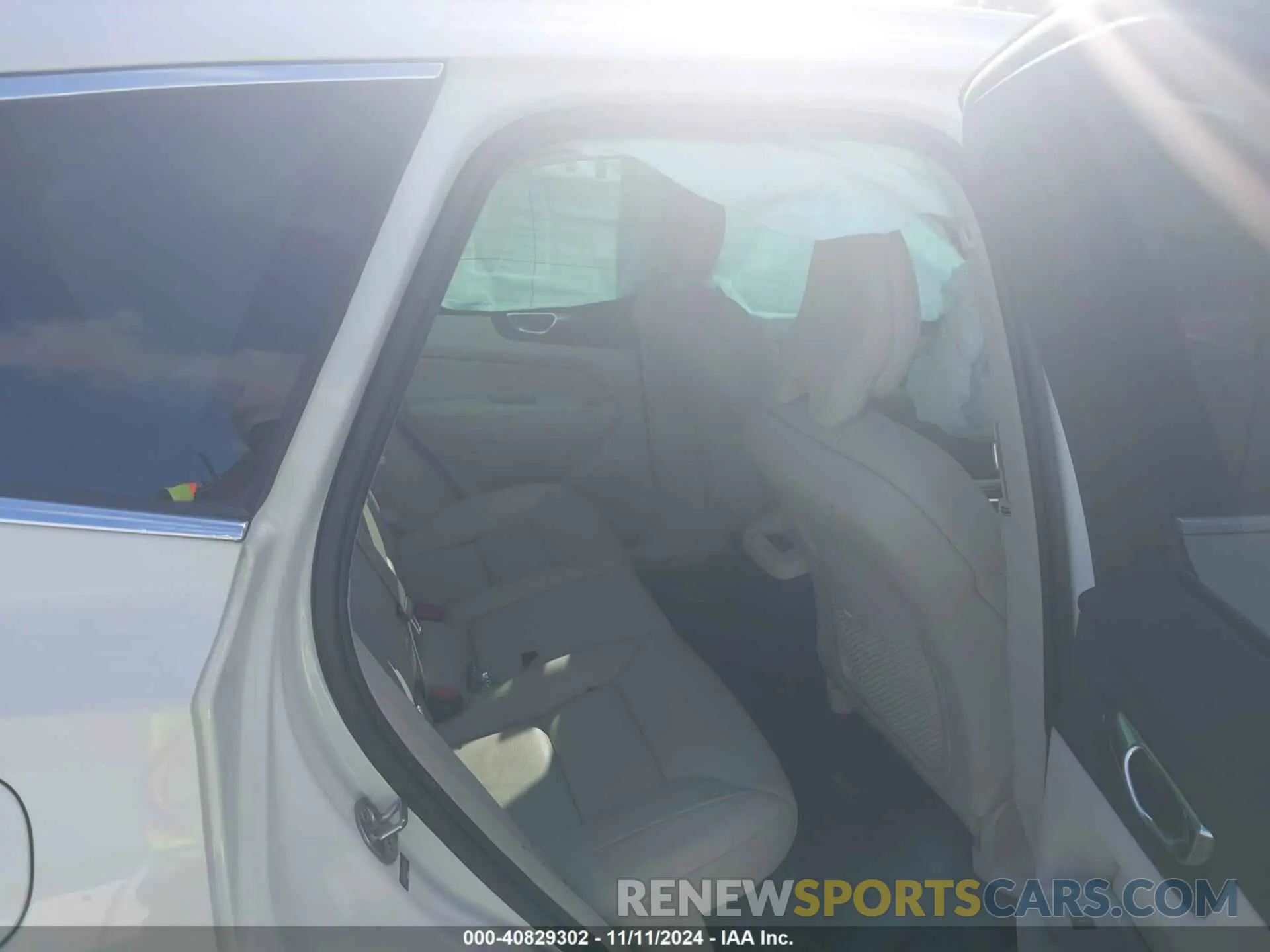 8 Photograph of a damaged car YV4L12RE4P1255112 VOLVO XC60 2023
