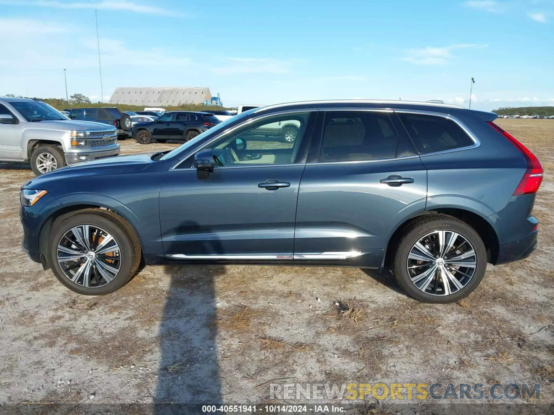 13 Photograph of a damaged car YV4L12REXP1331528 VOLVO XC60 2023