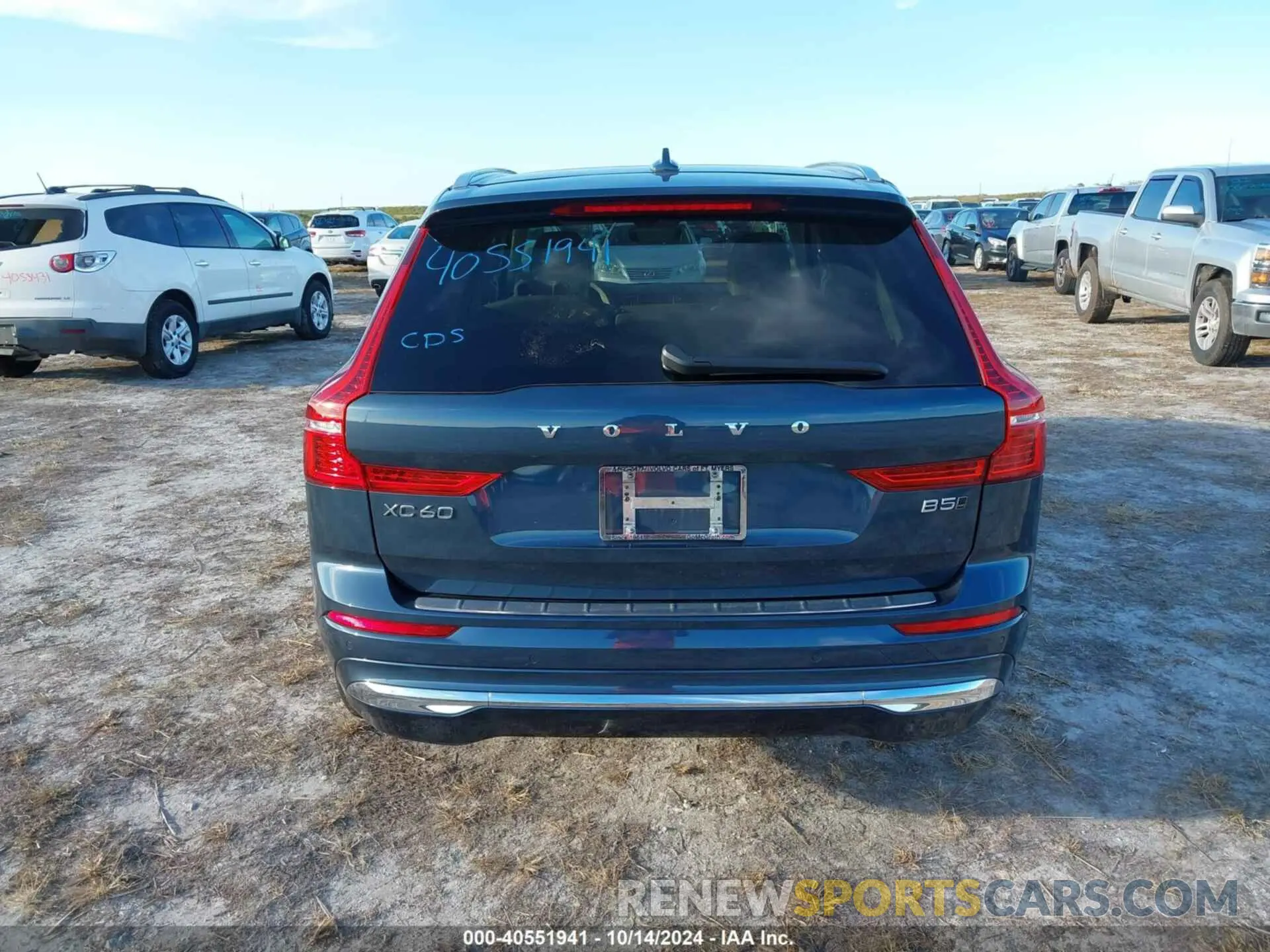 15 Photograph of a damaged car YV4L12REXP1331528 VOLVO XC60 2023