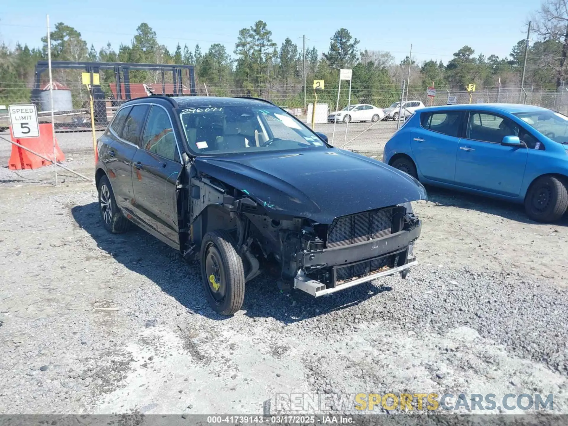 1 Photograph of a damaged car YV4L12RK4P1296071 VOLVO XC60 2023