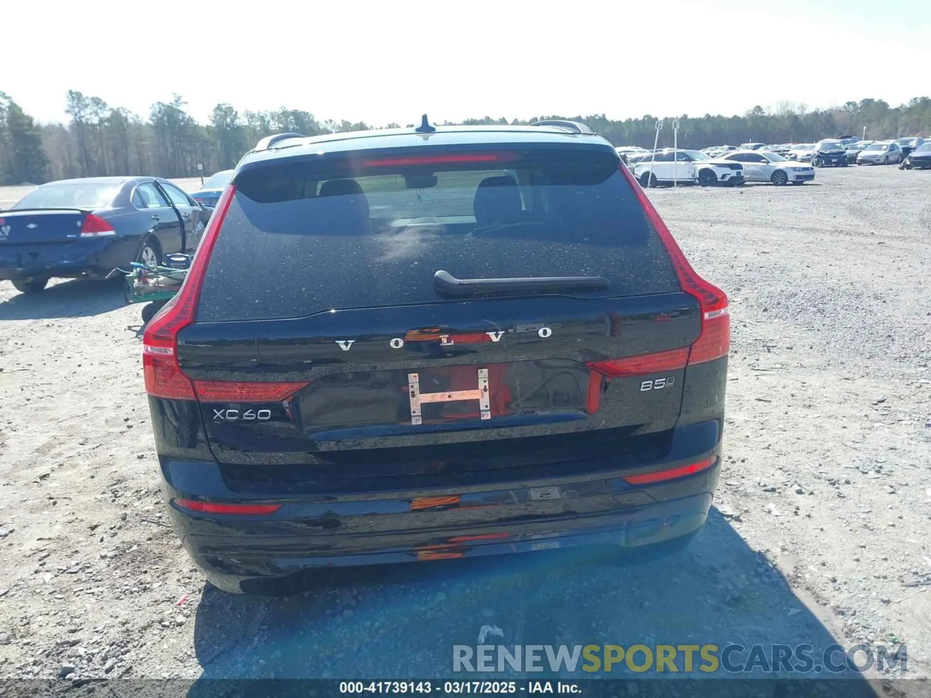17 Photograph of a damaged car YV4L12RK4P1296071 VOLVO XC60 2023