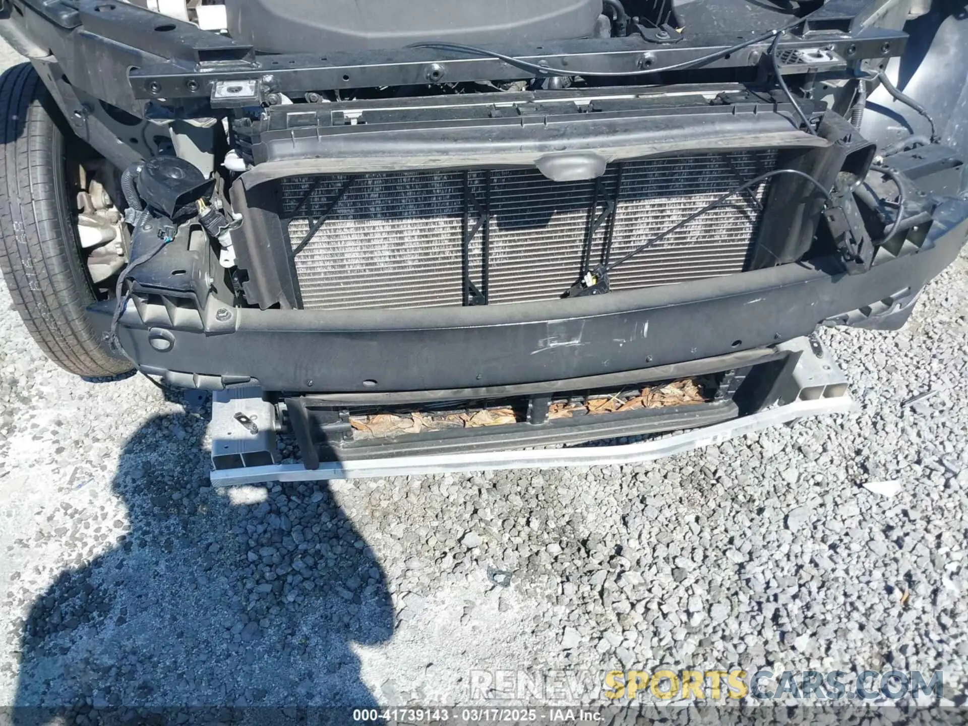6 Photograph of a damaged car YV4L12RK4P1296071 VOLVO XC60 2023
