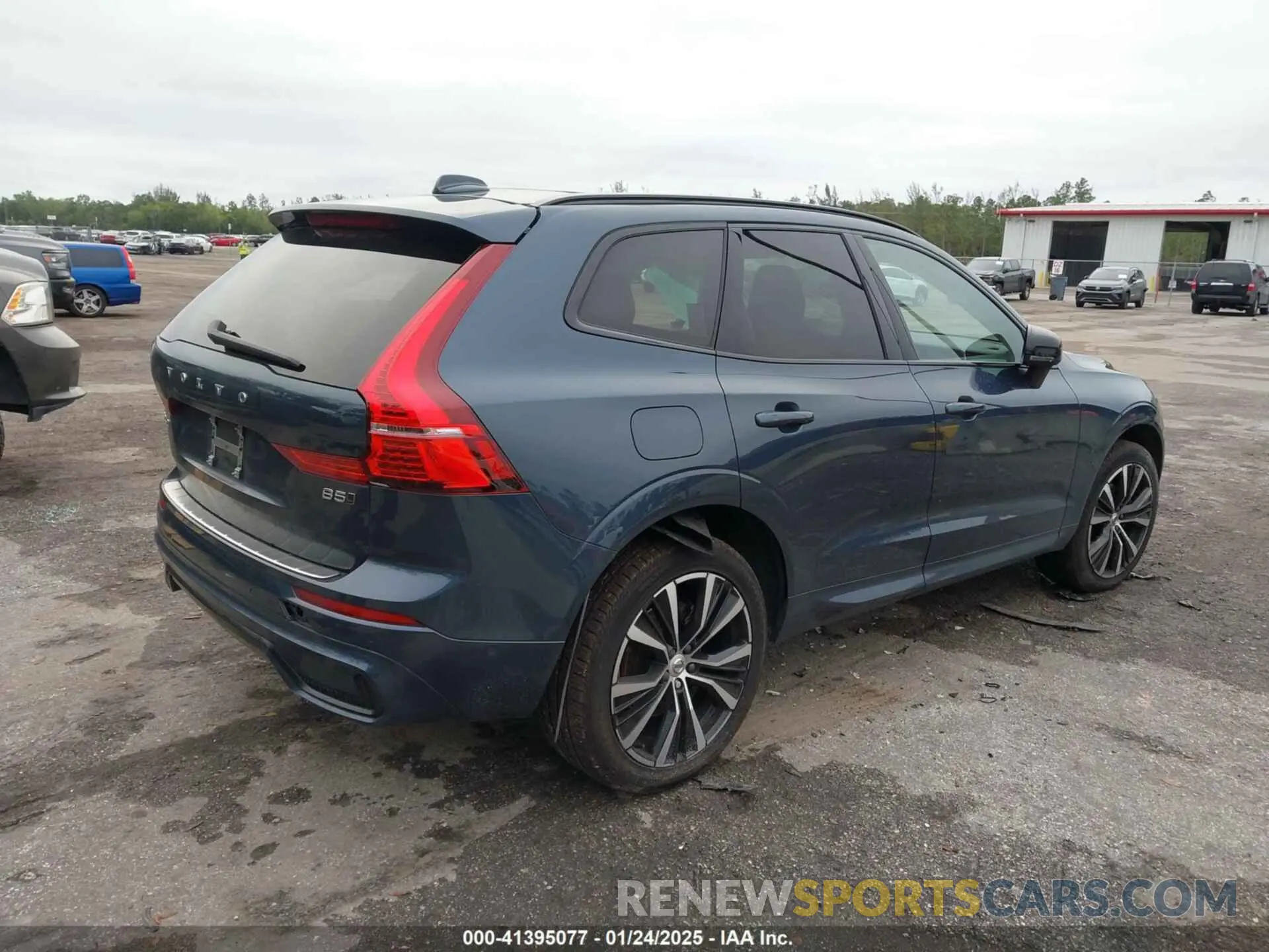 4 Photograph of a damaged car YV4L12RL8P1352795 VOLVO XC60 2023
