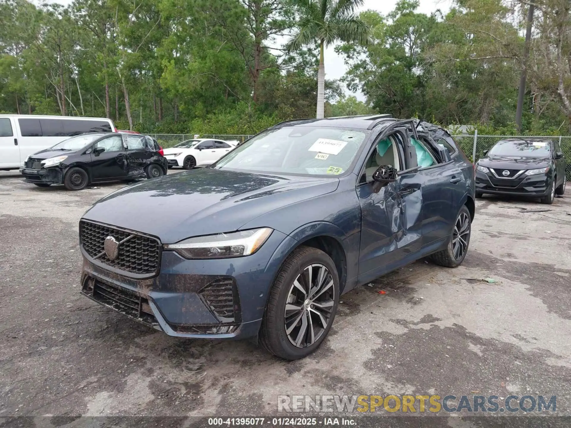 6 Photograph of a damaged car YV4L12RL8P1352795 VOLVO XC60 2023