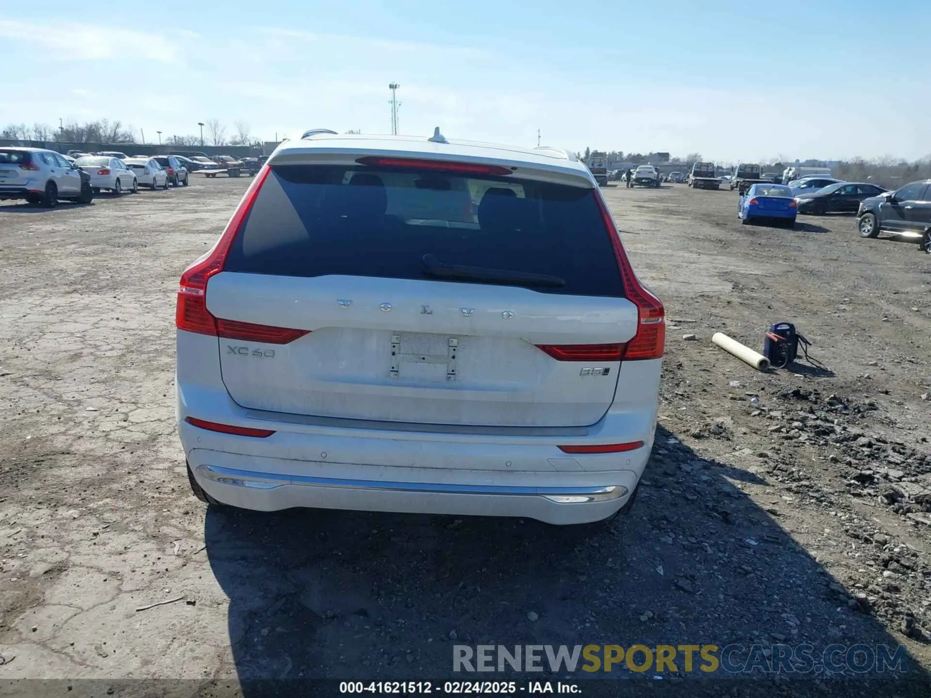 16 Photograph of a damaged car YV4L12RN6P1205943 VOLVO XC60 2023