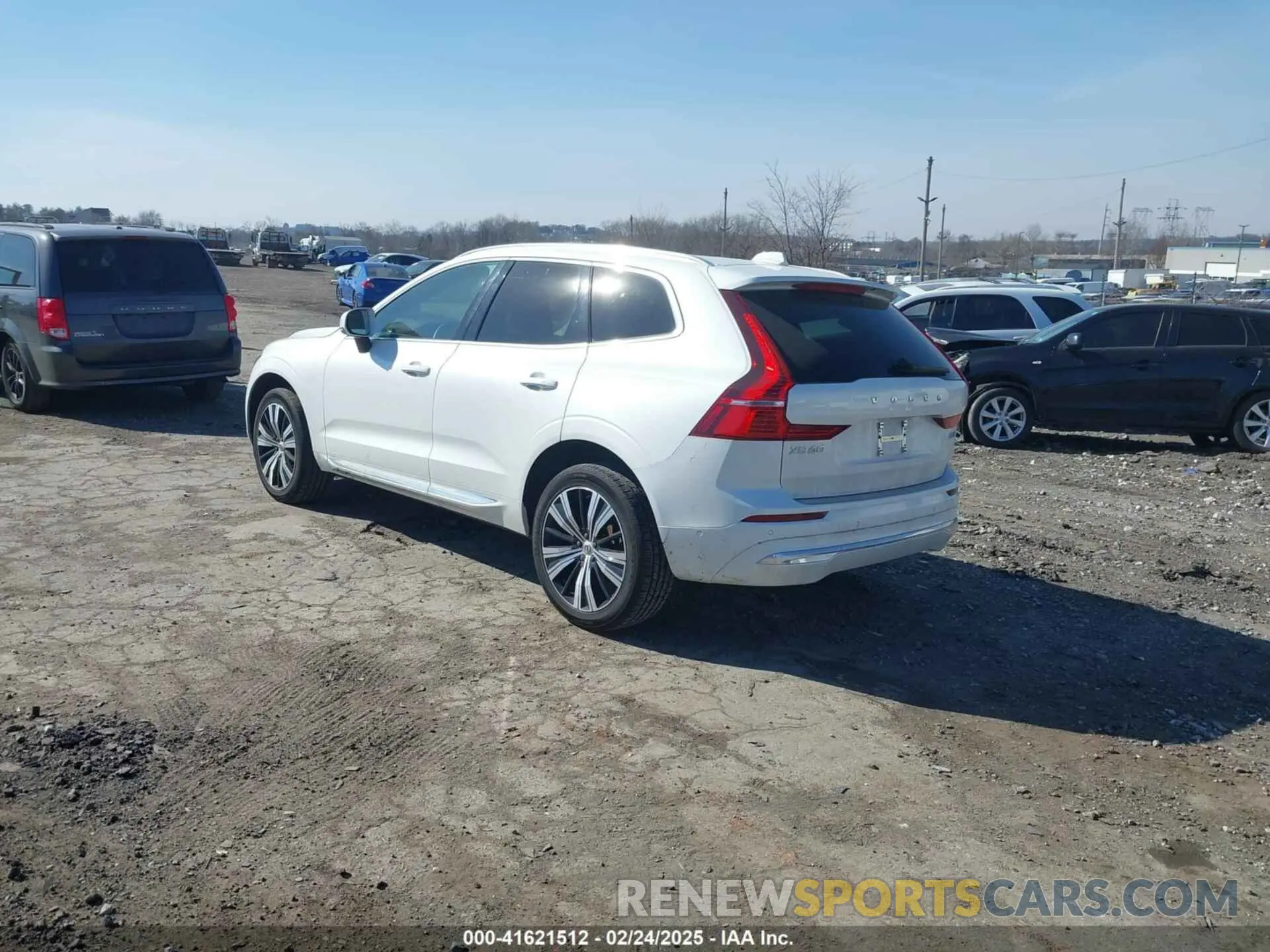 3 Photograph of a damaged car YV4L12RN6P1205943 VOLVO XC60 2023