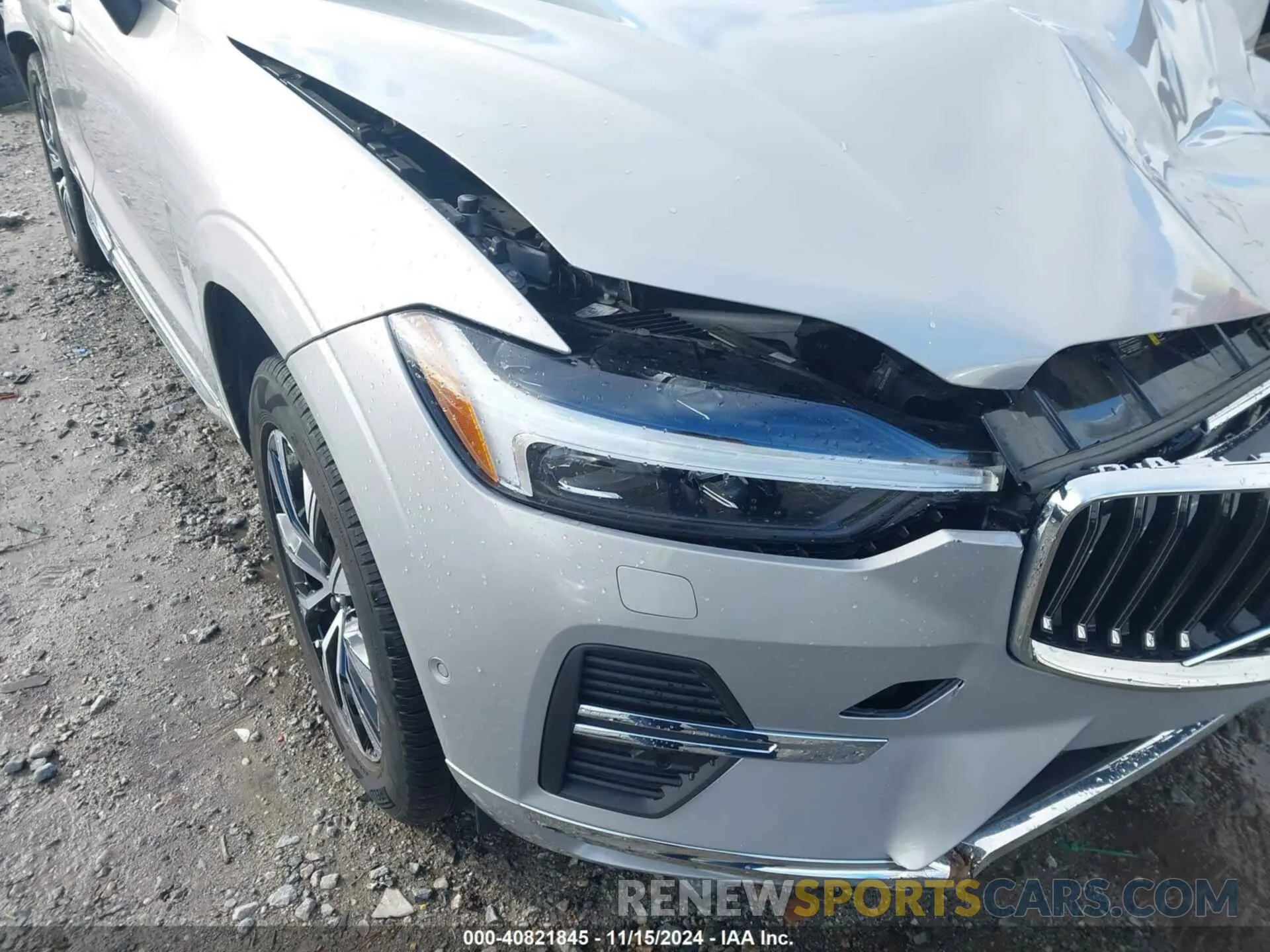 18 Photograph of a damaged car YV4L12RN7P1193155 VOLVO XC60 2023