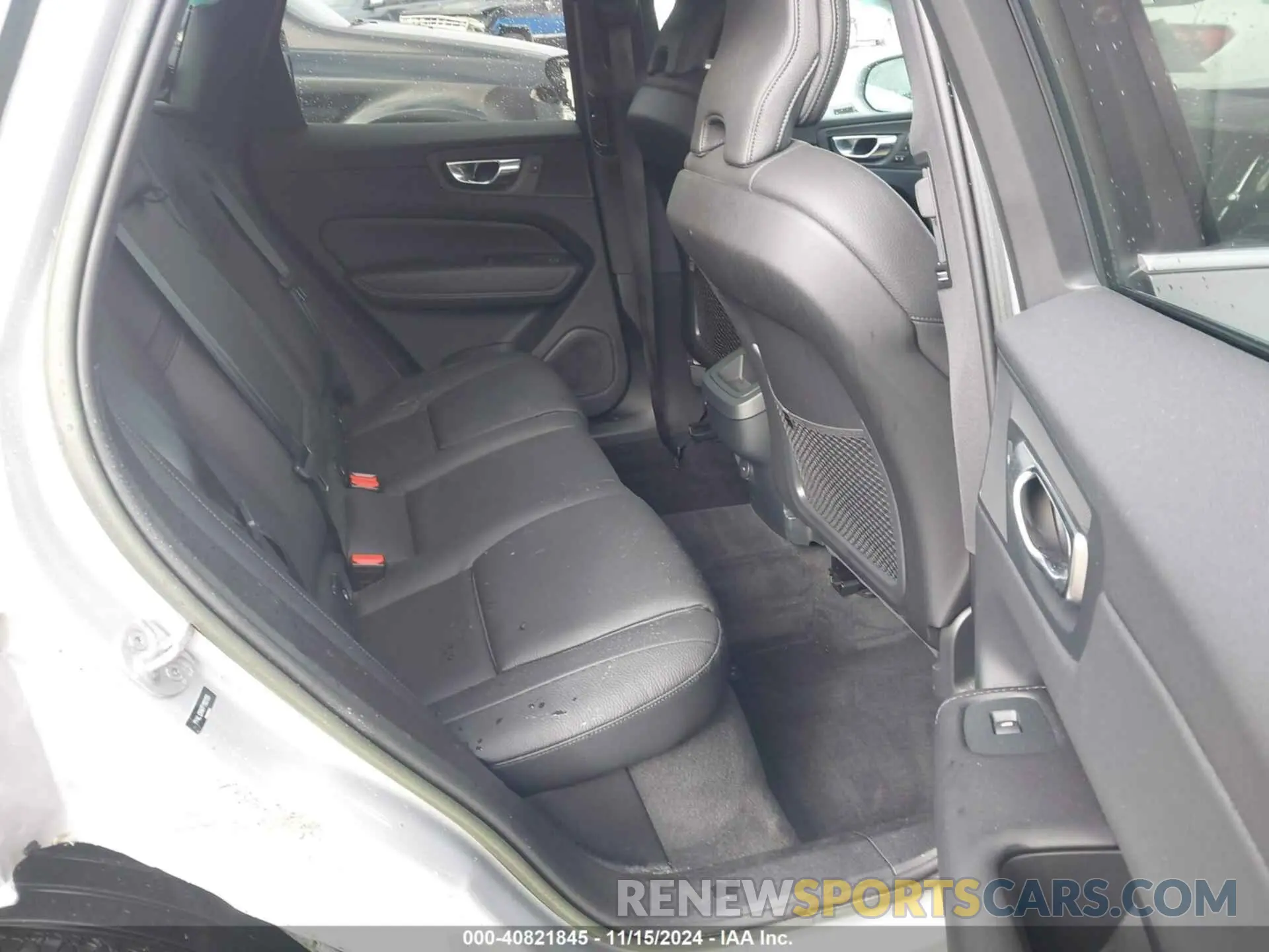 8 Photograph of a damaged car YV4L12RN7P1193155 VOLVO XC60 2023