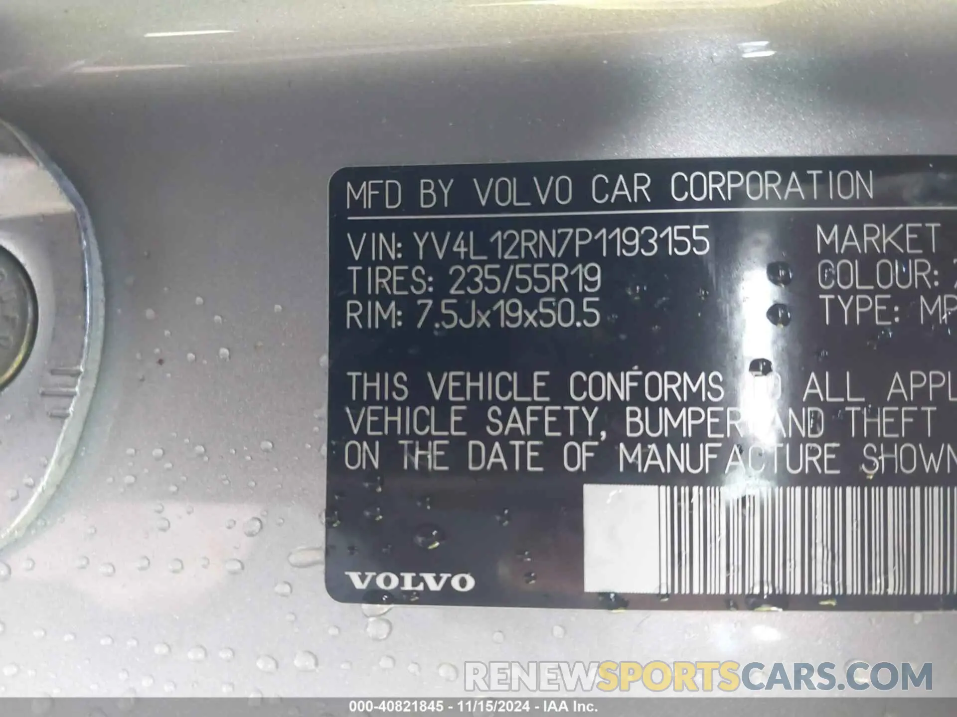 9 Photograph of a damaged car YV4L12RN7P1193155 VOLVO XC60 2023