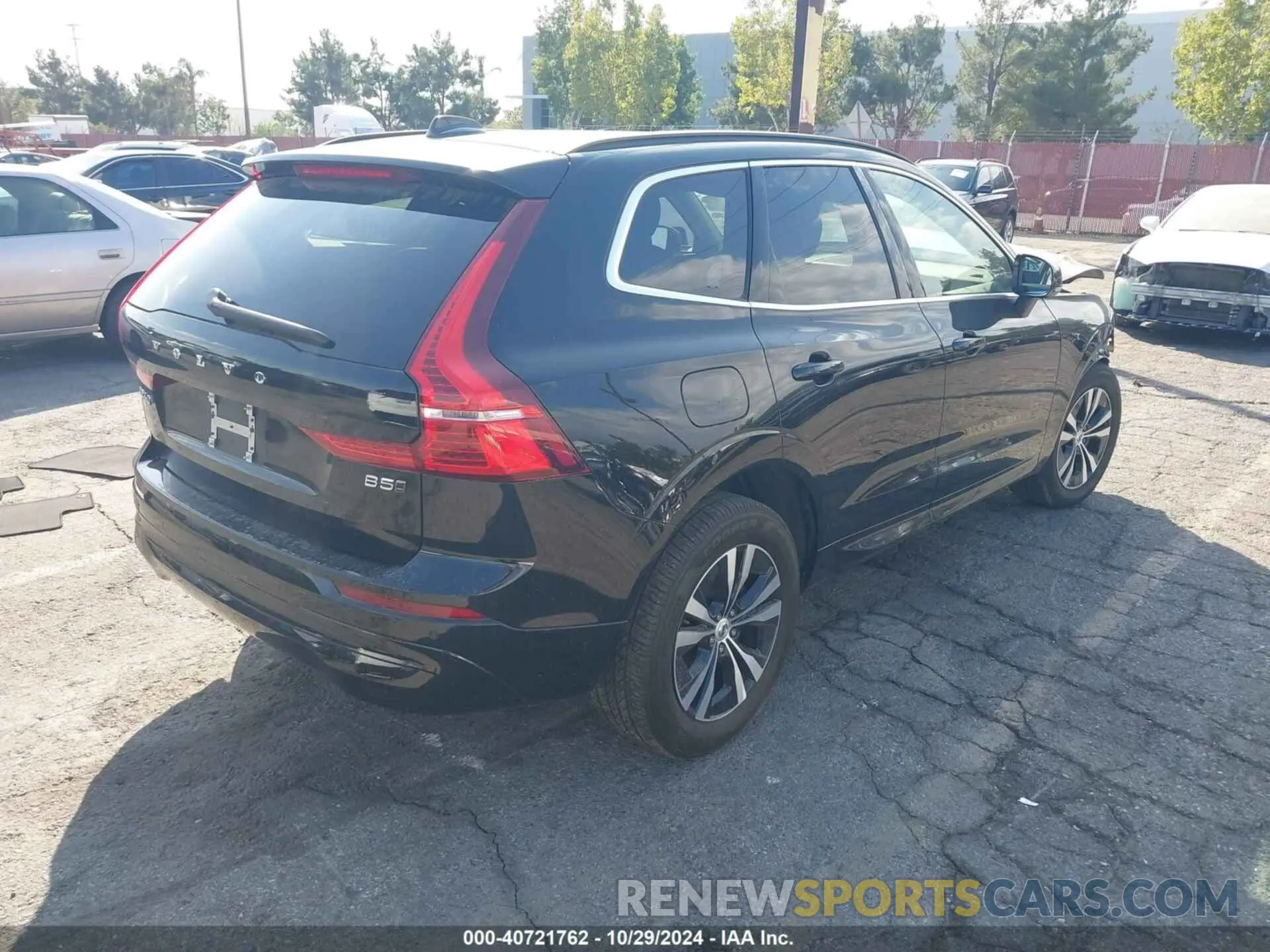 4 Photograph of a damaged car YV4L12RV0P1374839 VOLVO XC60 2023
