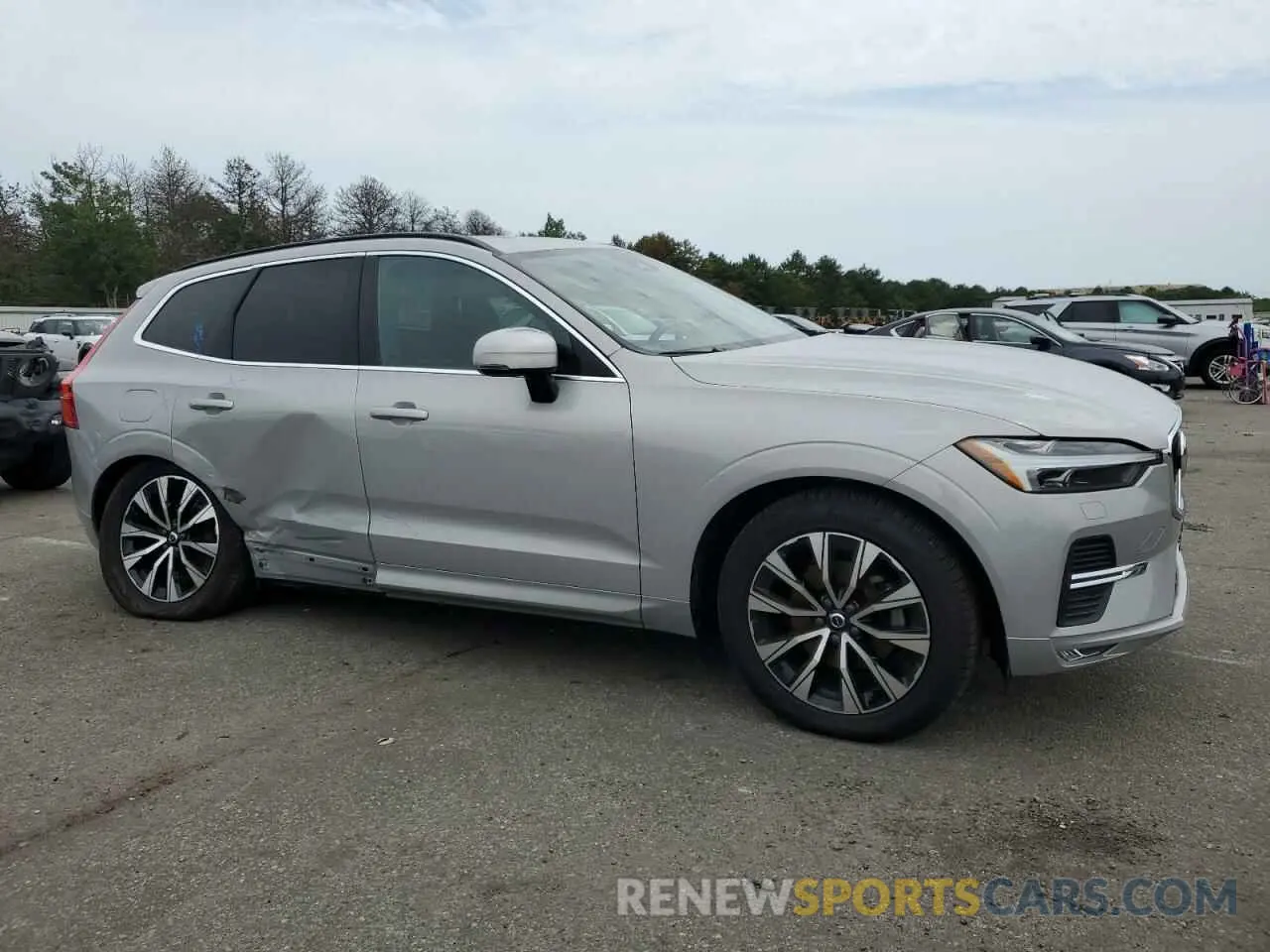 4 Photograph of a damaged car YV4L12RV4P1332920 VOLVO XC60 2023