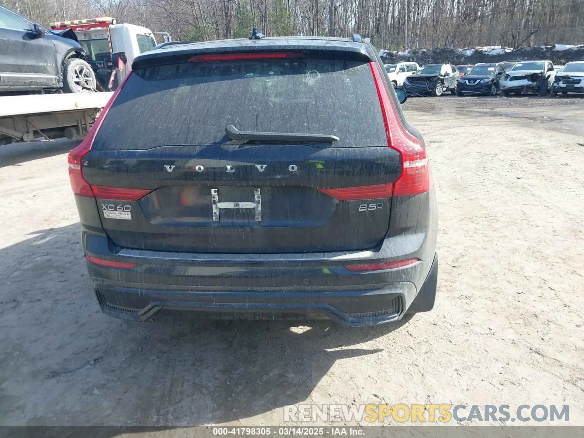 16 Photograph of a damaged car YV4L12RW1P1226384 VOLVO XC60 2023