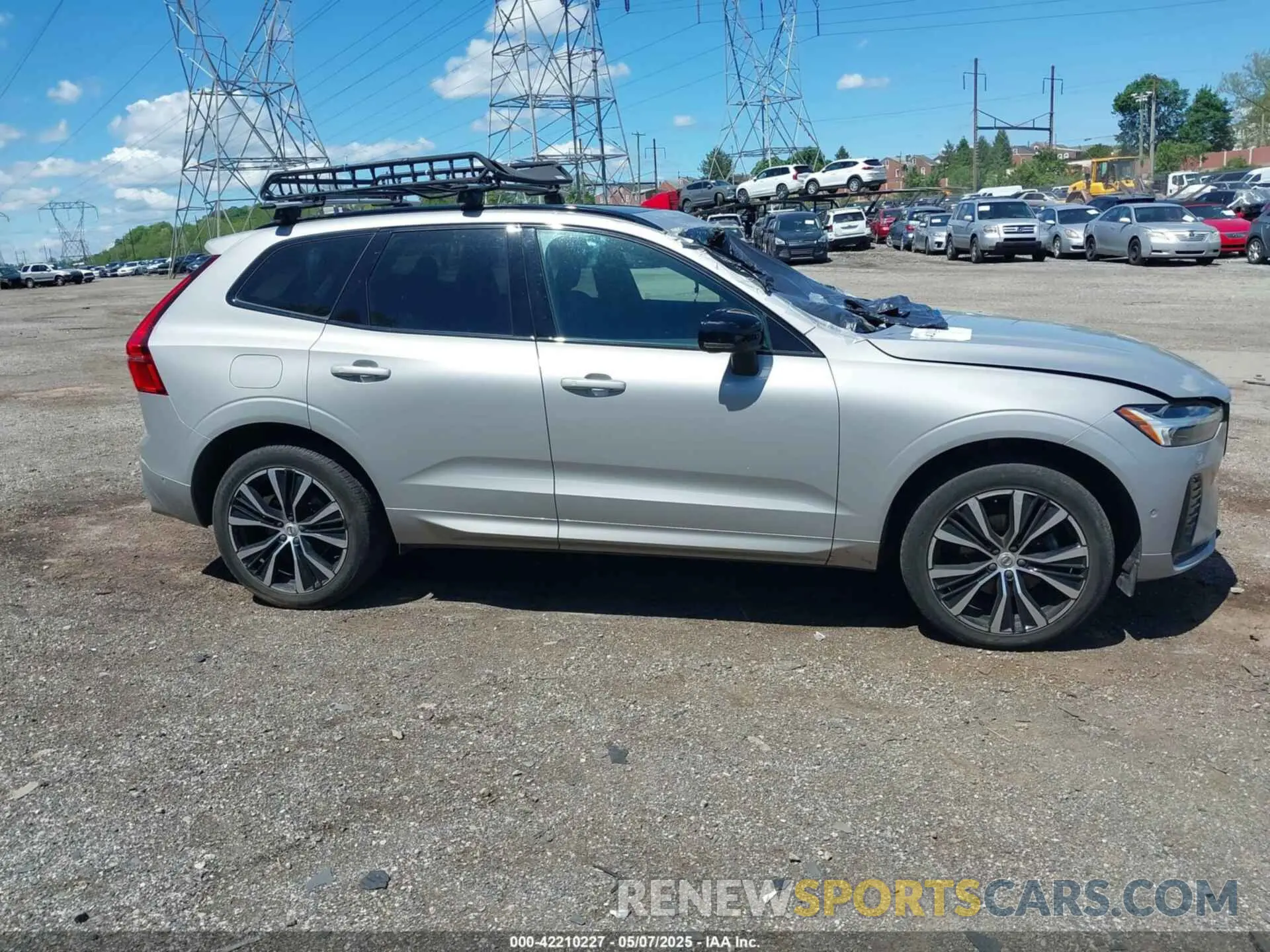 13 Photograph of a damaged car YV4L12RW2P1198966 VOLVO XC60 2023