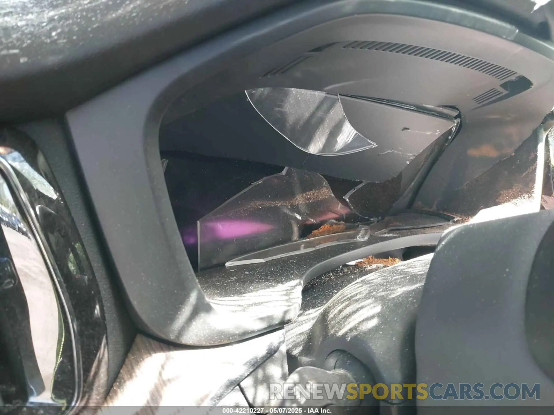 15 Photograph of a damaged car YV4L12RW2P1198966 VOLVO XC60 2023